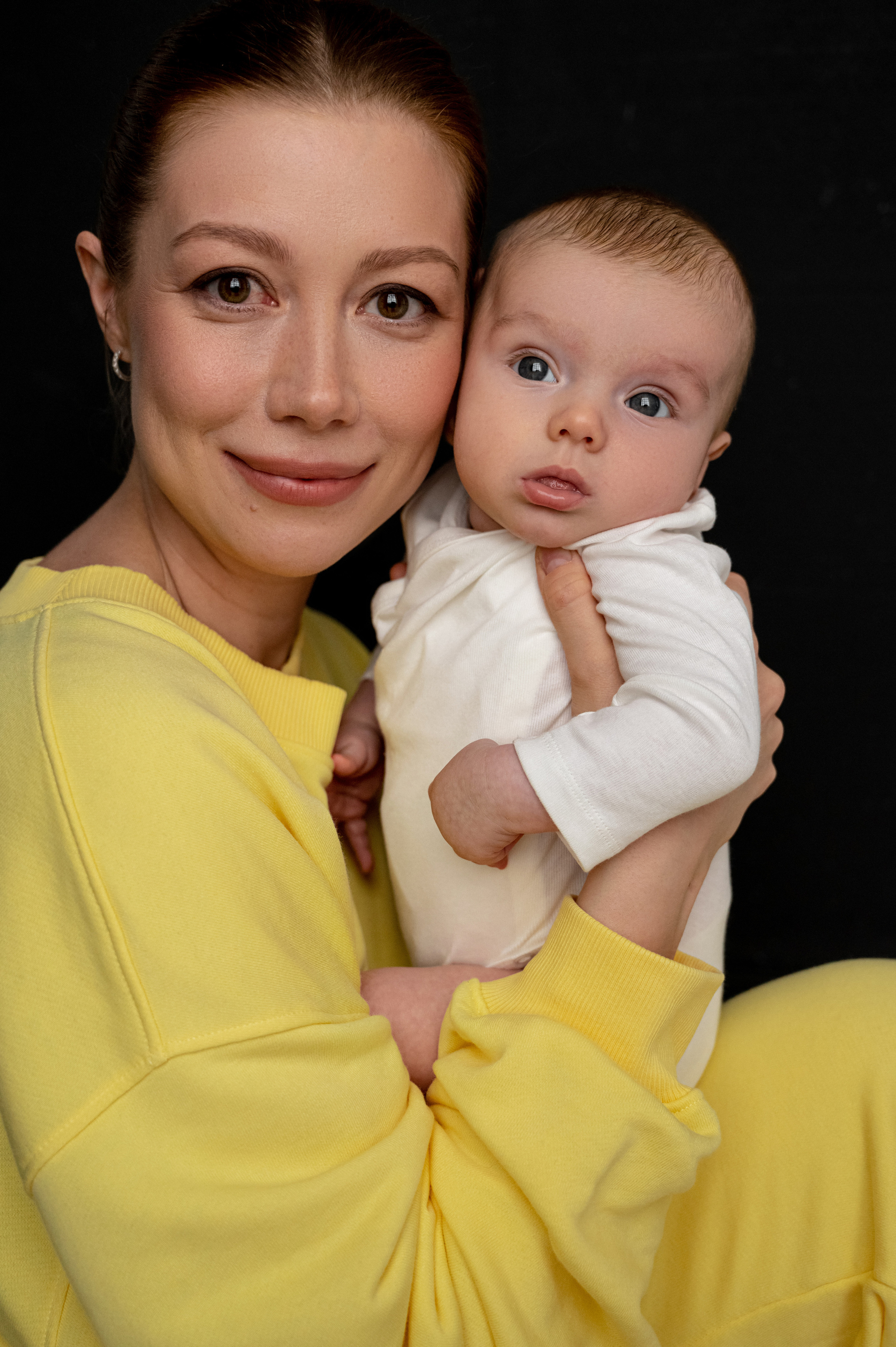 Евгения. Профессиональный фотограф беременности в СПБ. Стильные фотосессии беременности в стиле минимализм и классическая фотография