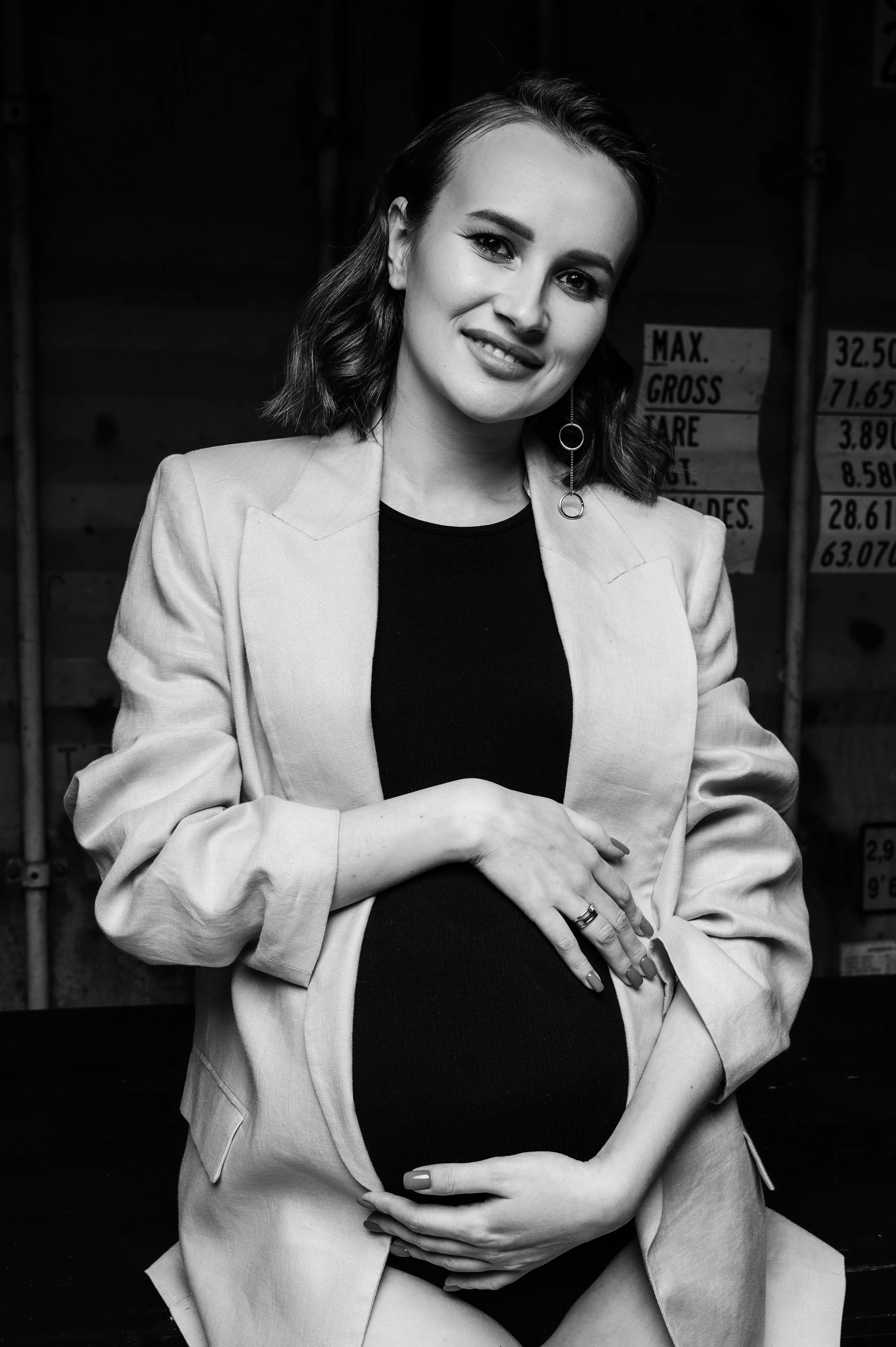 Соня. Профессиональный фотограф беременности в СПБ. Стильные фотосессии беременности в стиле минимализм и классическая фотография