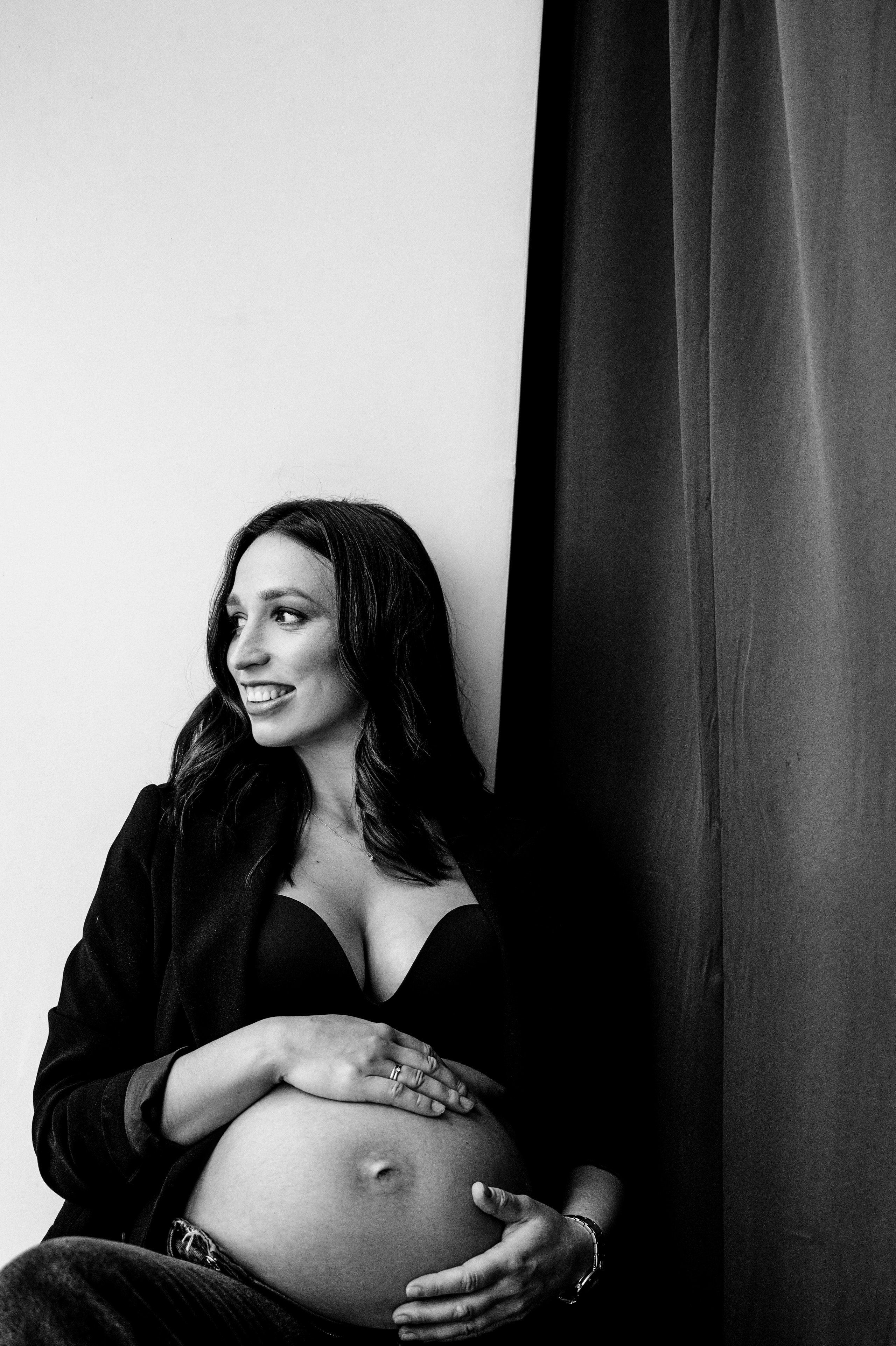 Полина. Профессиональный фотограф беременности в СПБ. Стильные фотосессии беременности в стиле минимализм и классическая фотография