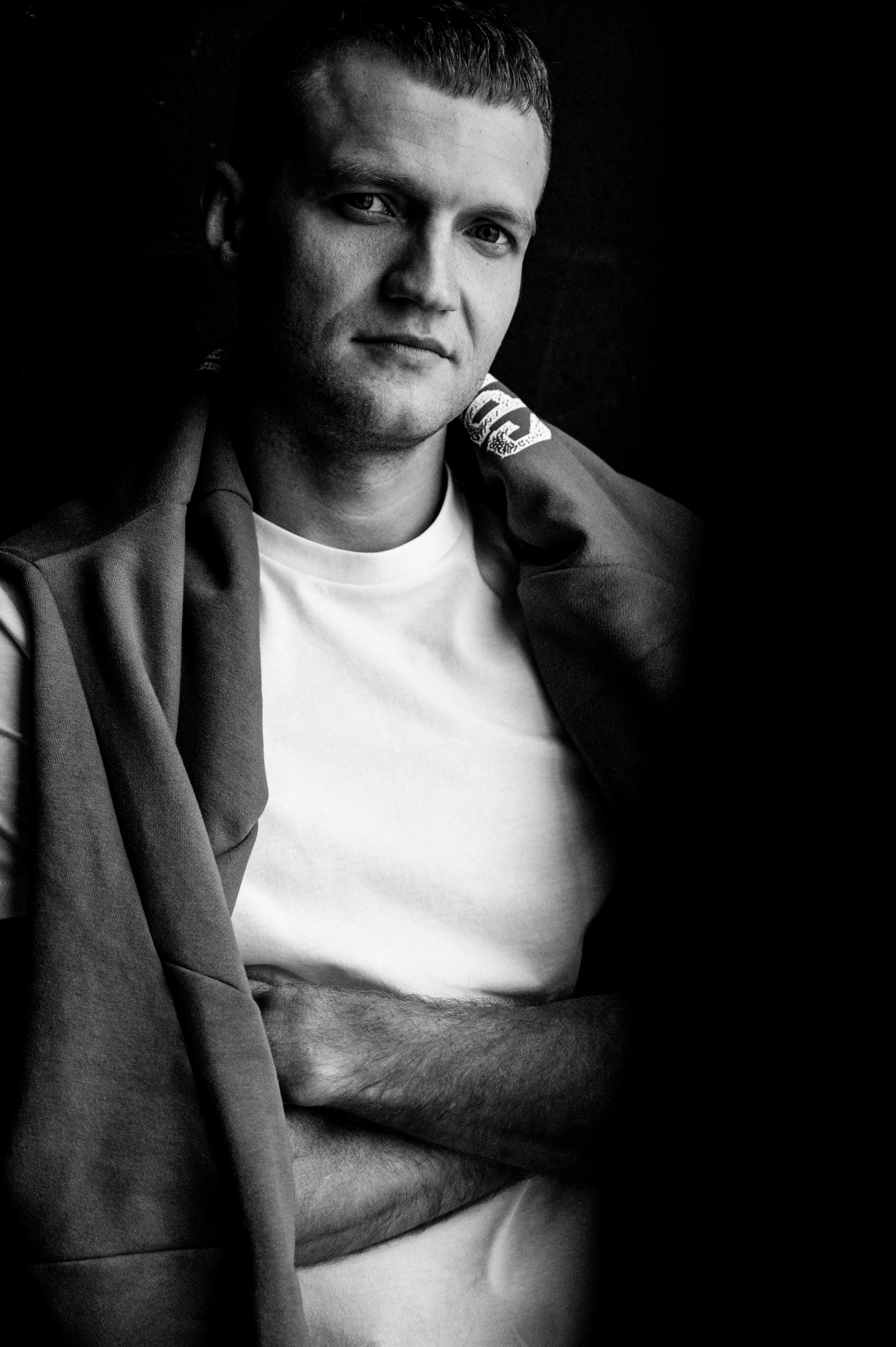 Полина. Профессиональный фотограф беременности в СПБ. Стильные фотосессии беременности в стиле минимализм и классическая фотография