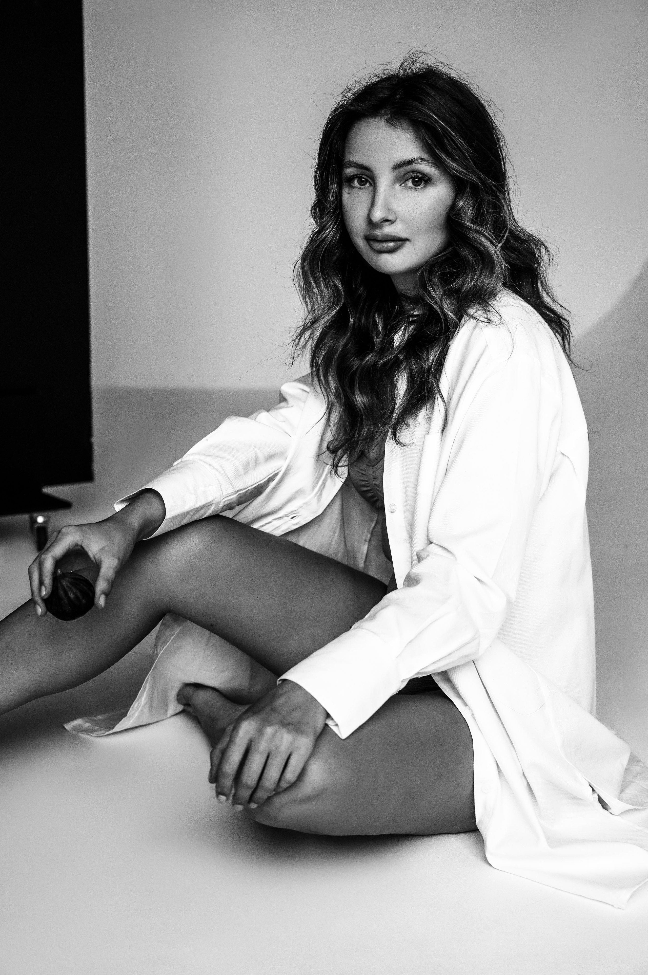 Алена. Профессиональный фотограф беременности в СПБ. Стильные фотосессии беременности в стиле минимализм и классическая фотография