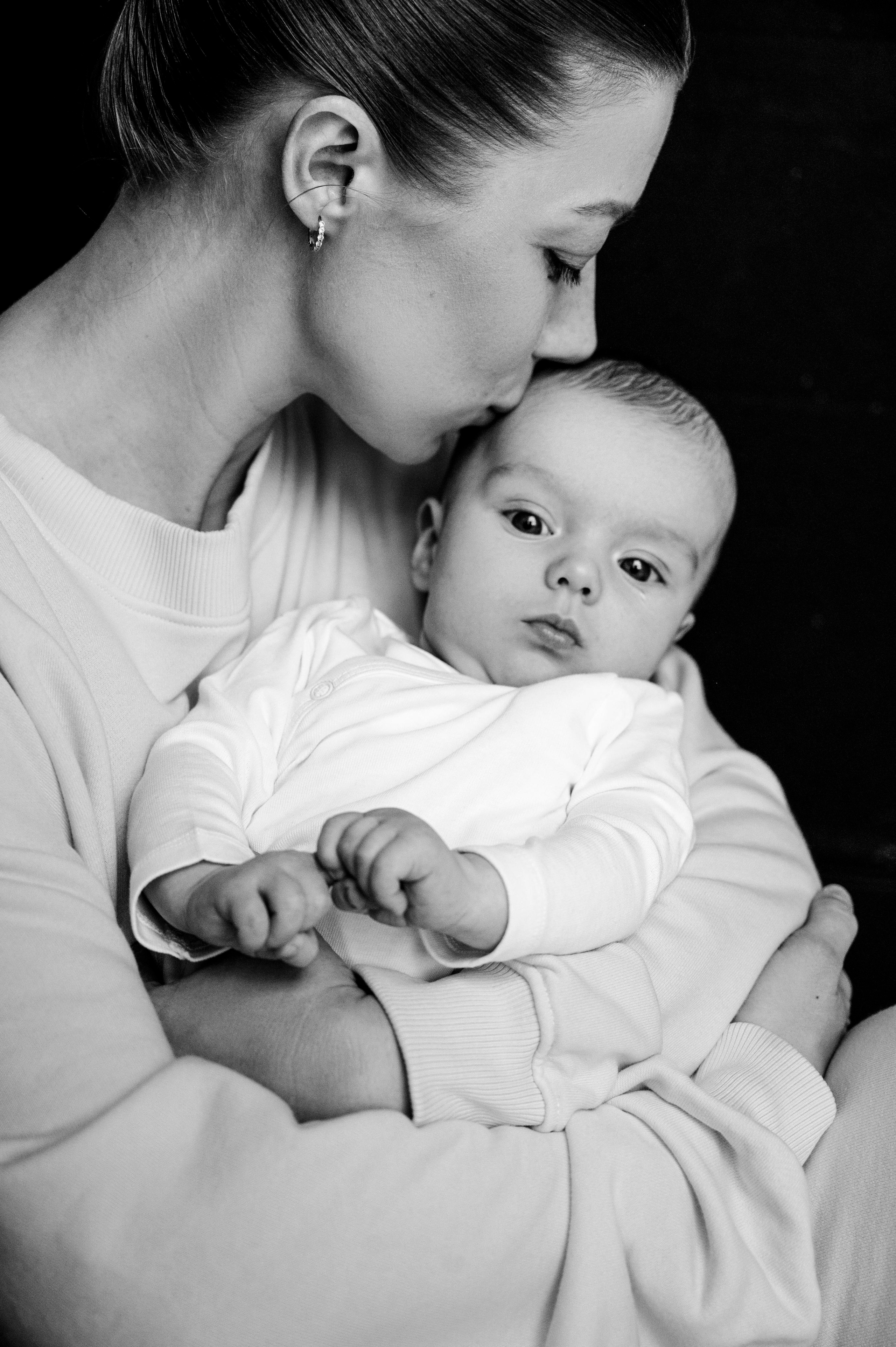 Евгения. Профессиональный фотограф беременности в СПБ. Стильные фотосессии беременности в стиле минимализм и классическая фотография