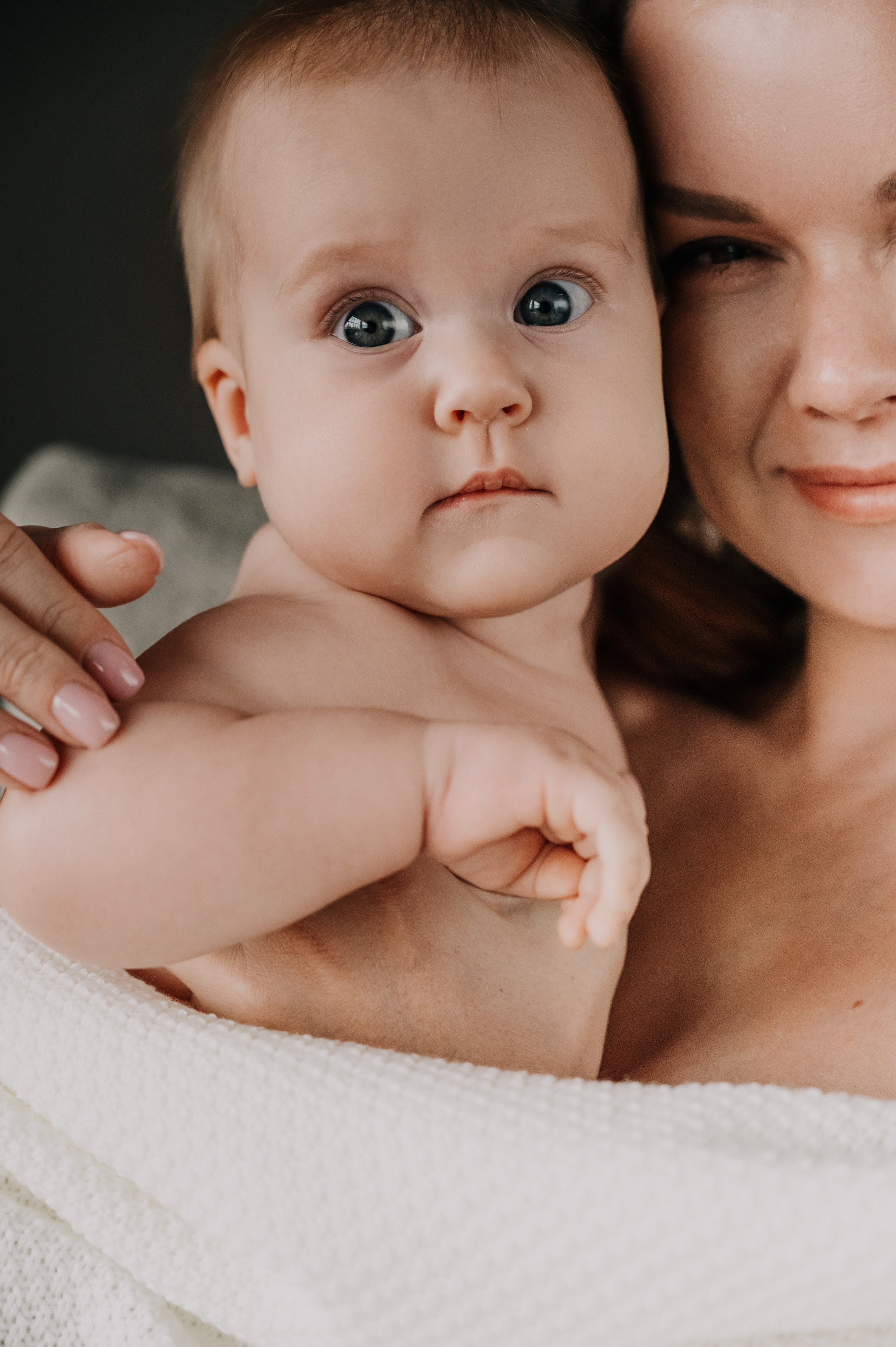 Юлия. Профессиональный фотограф беременности в СПБ. Стильные фотосессии беременности в стиле минимализм и классическая фотография