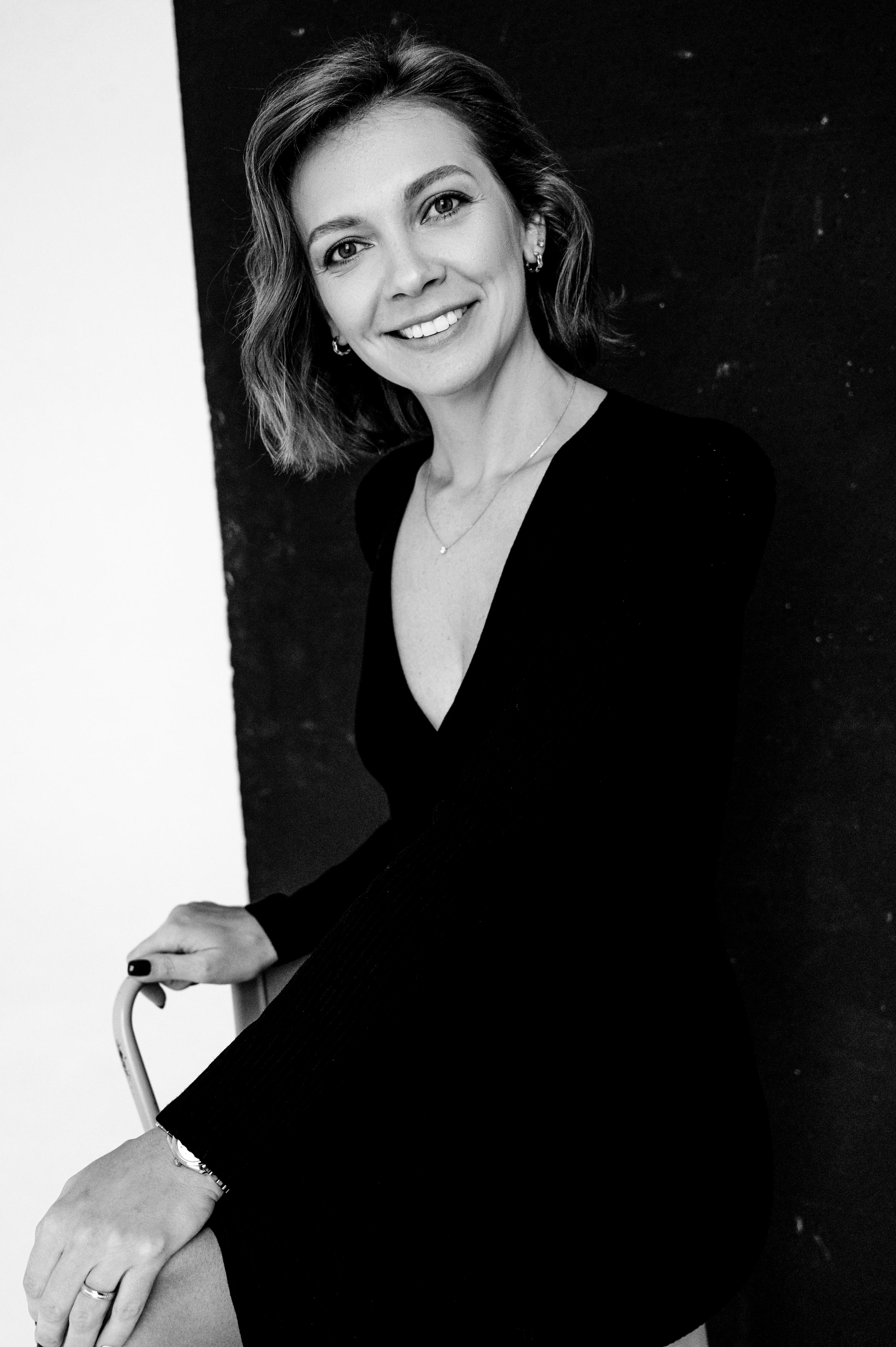 Дарья. Профессиональный фотограф беременности в СПБ. Стильные фотосессии беременности в стиле минимализм и классическая фотография