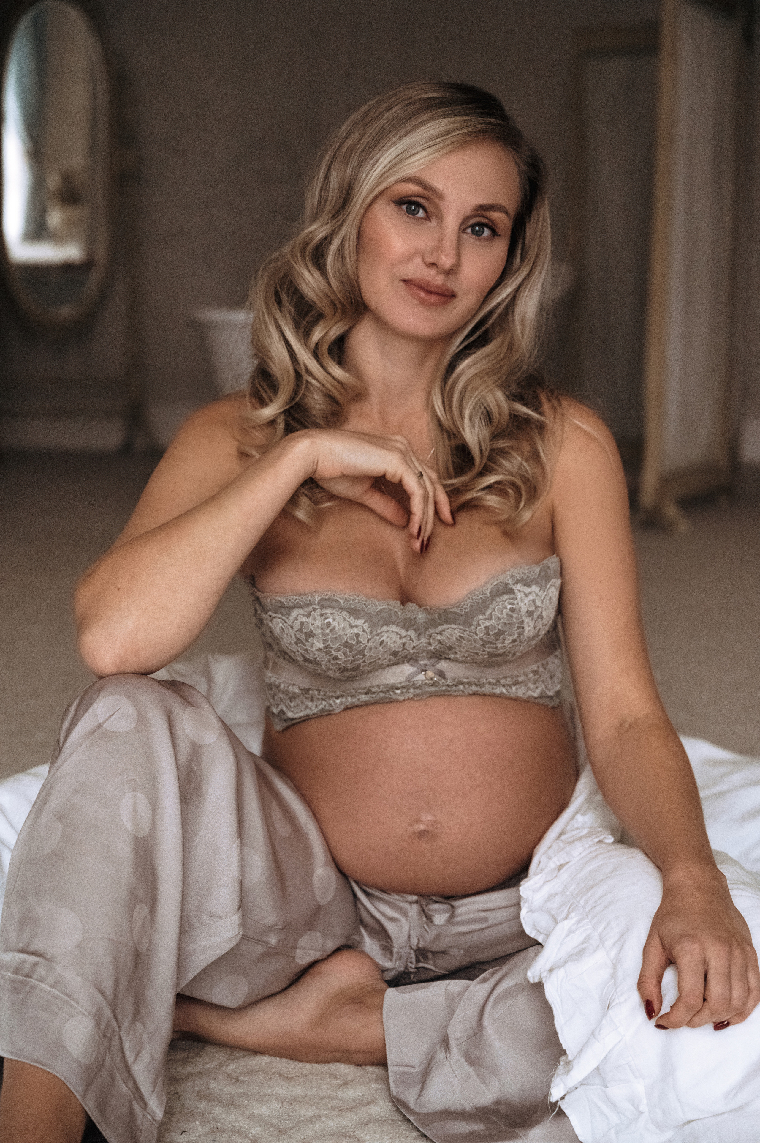 Анастасия. Профессиональный фотограф беременности в СПБ. Стильные фотосессии беременности в стиле минимализм и классическая фотография