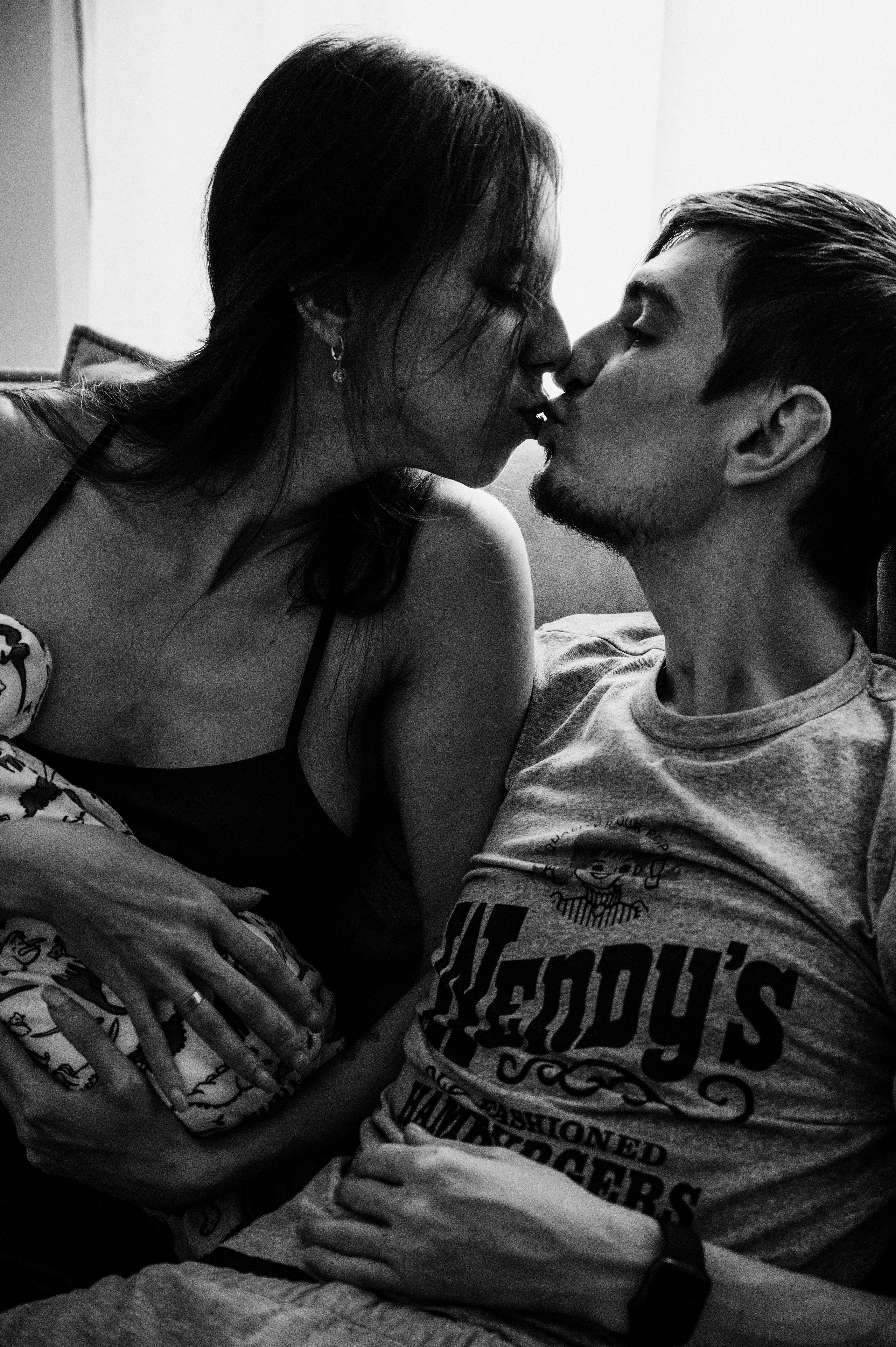 Карина. Профессиональный фотограф беременности в СПБ. Стильные фотосессии беременности в стиле минимализм и классическая фотография