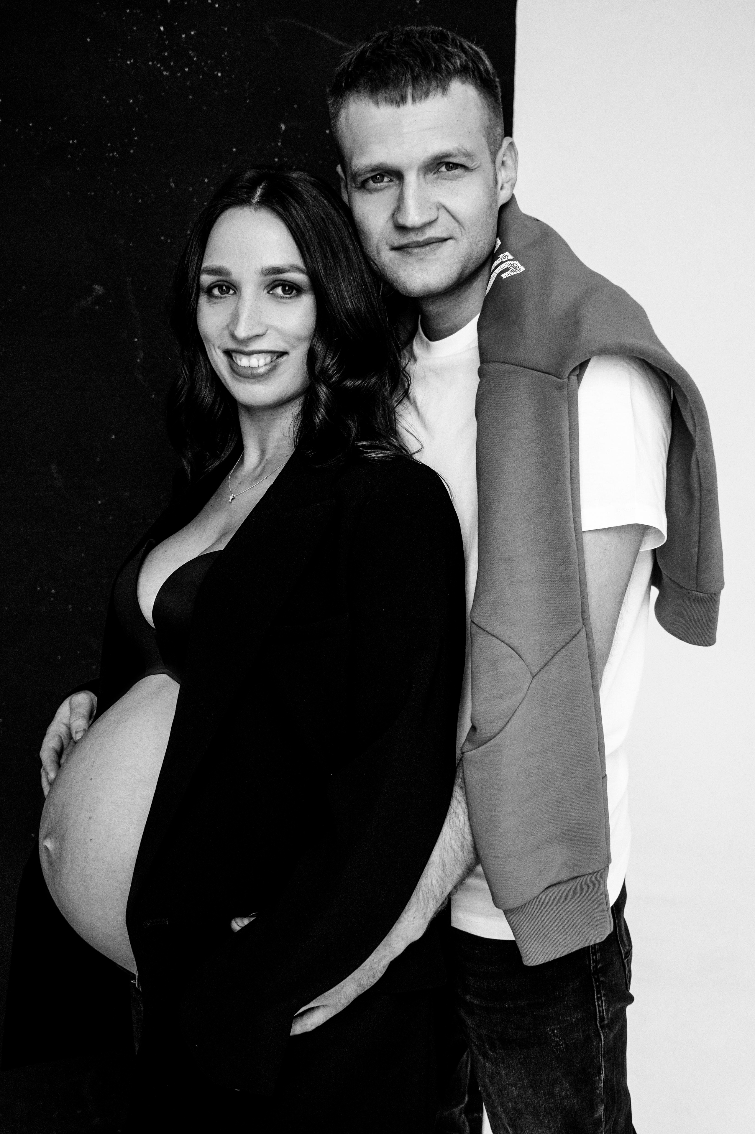 Полина. Профессиональный фотограф беременности в СПБ. Стильные фотосессии беременности в стиле минимализм и классическая фотография