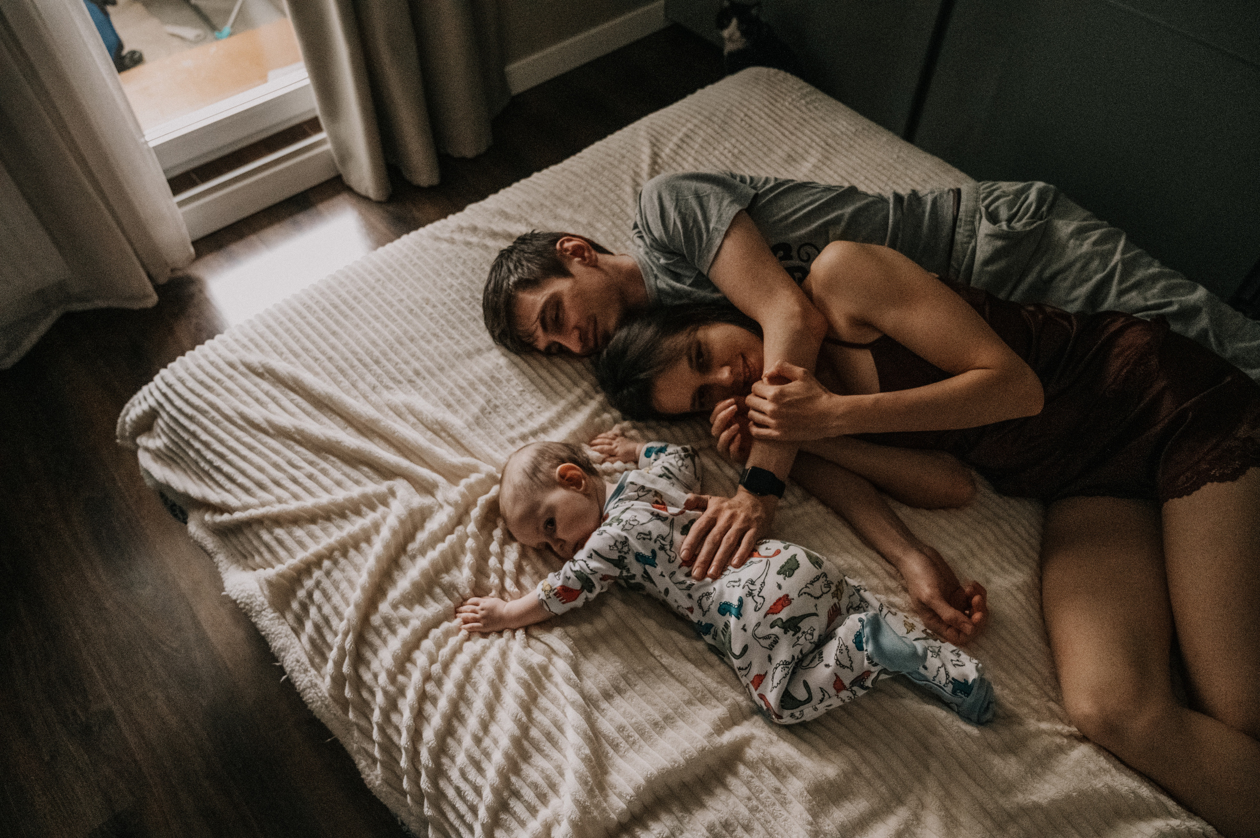 Карина. Профессиональный фотограф беременности в СПБ. Стильные фотосессии беременности в стиле минимализм и классическая фотография