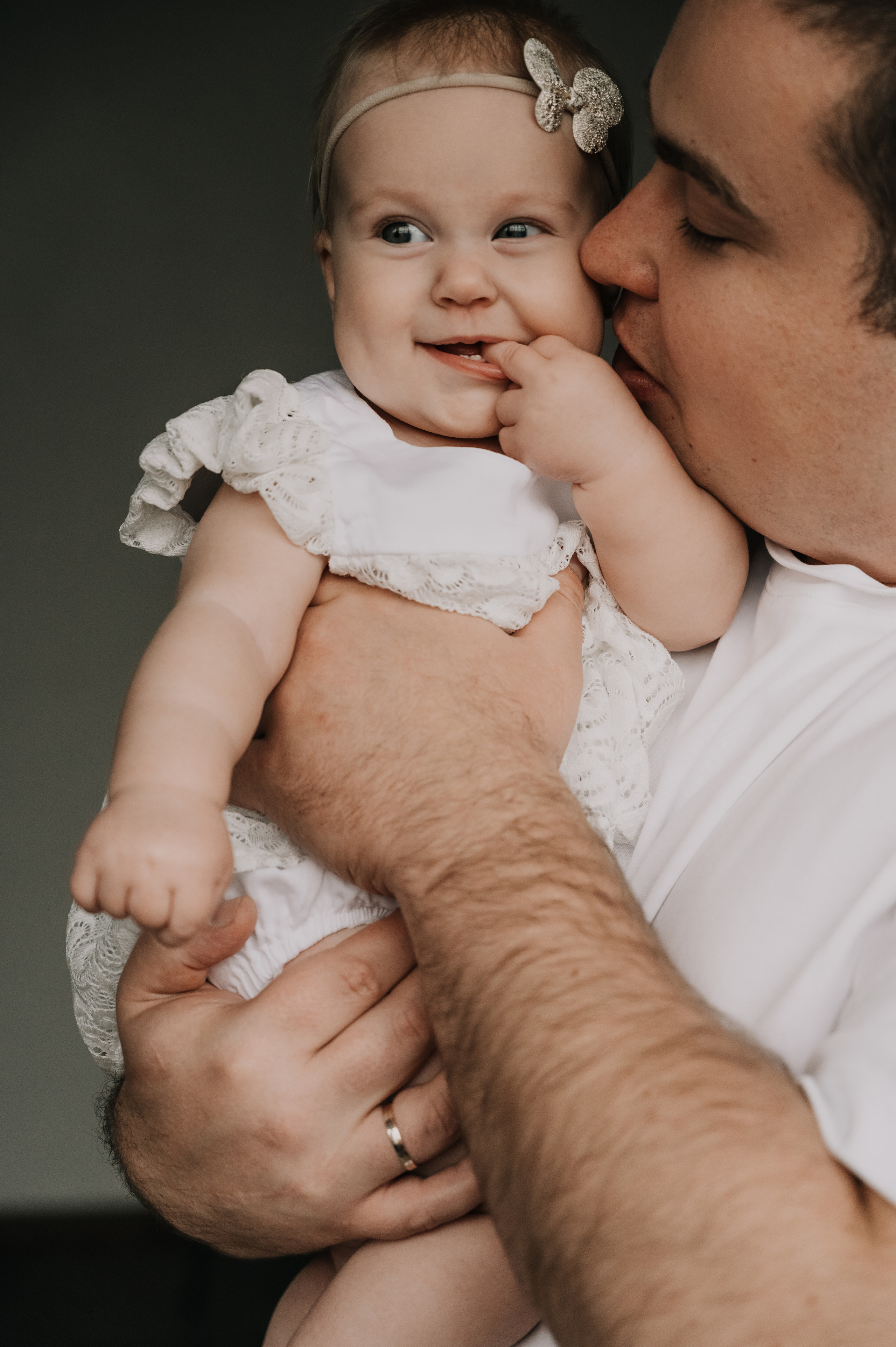 Юлия. Профессиональный фотограф беременности в СПБ. Стильные фотосессии беременности в стиле минимализм и классическая фотография
