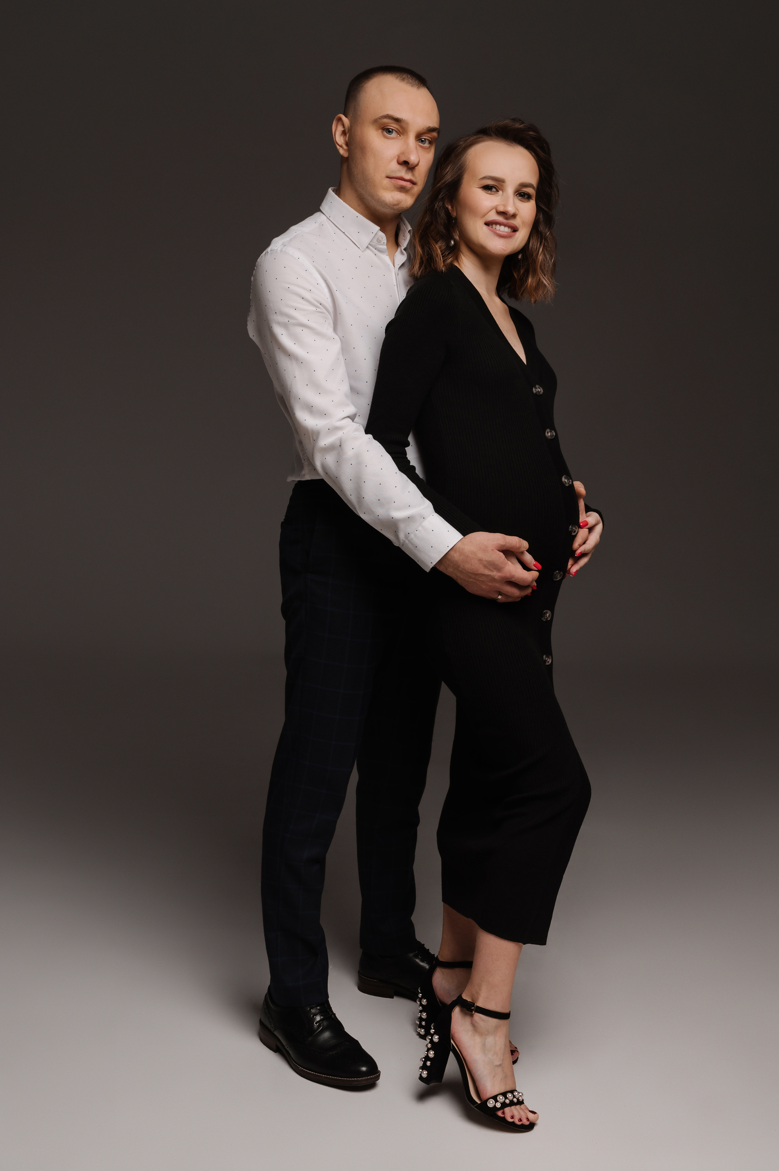 Соня. Профессиональный фотограф беременности в СПБ. Стильные фотосессии беременности в стиле минимализм и классическая фотография