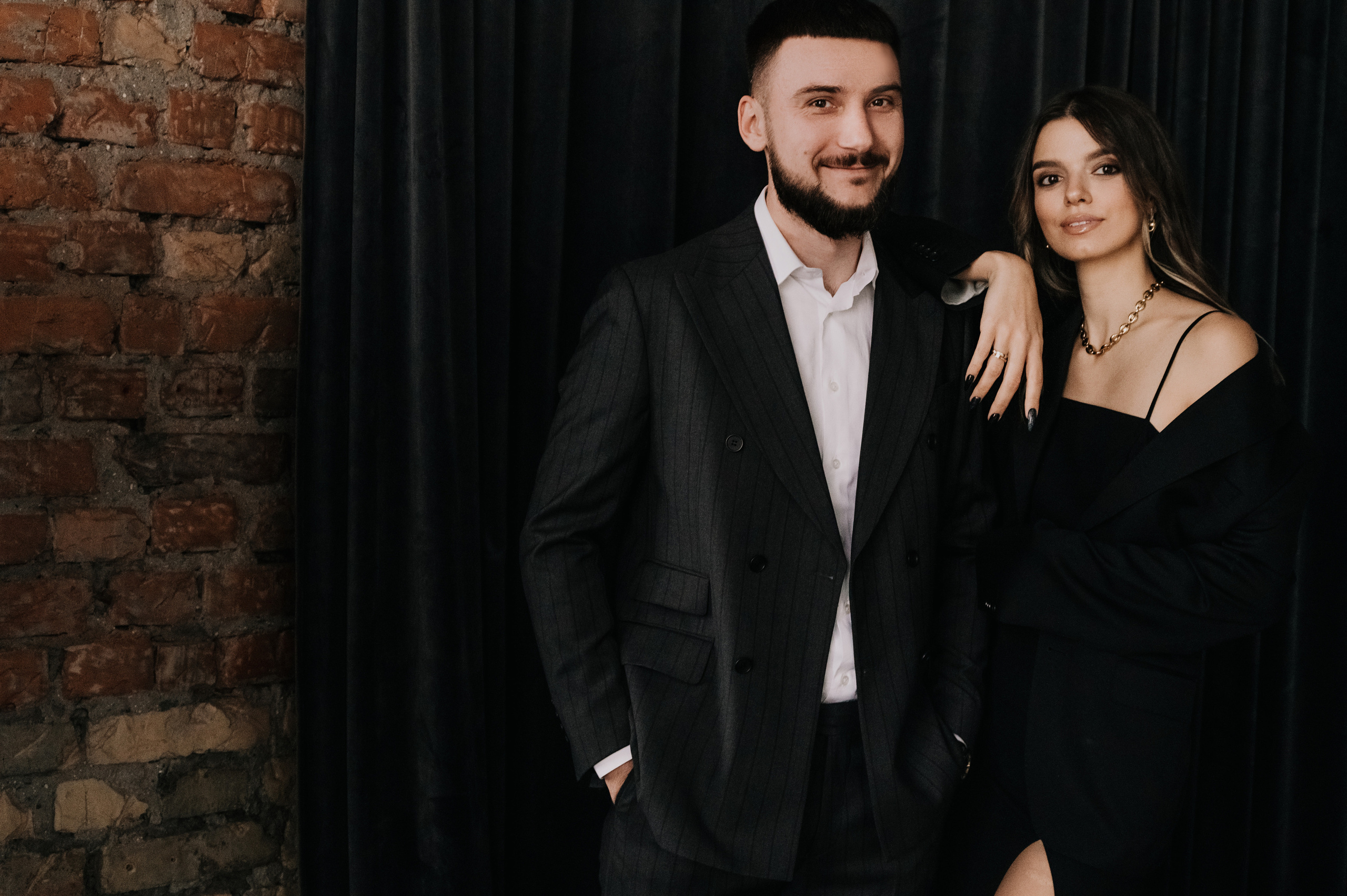 Анастасия и Адриан. Профессиональный фотограф беременности в СПБ. Стильные фотосессии беременности в стиле минимализм и классическая фотография