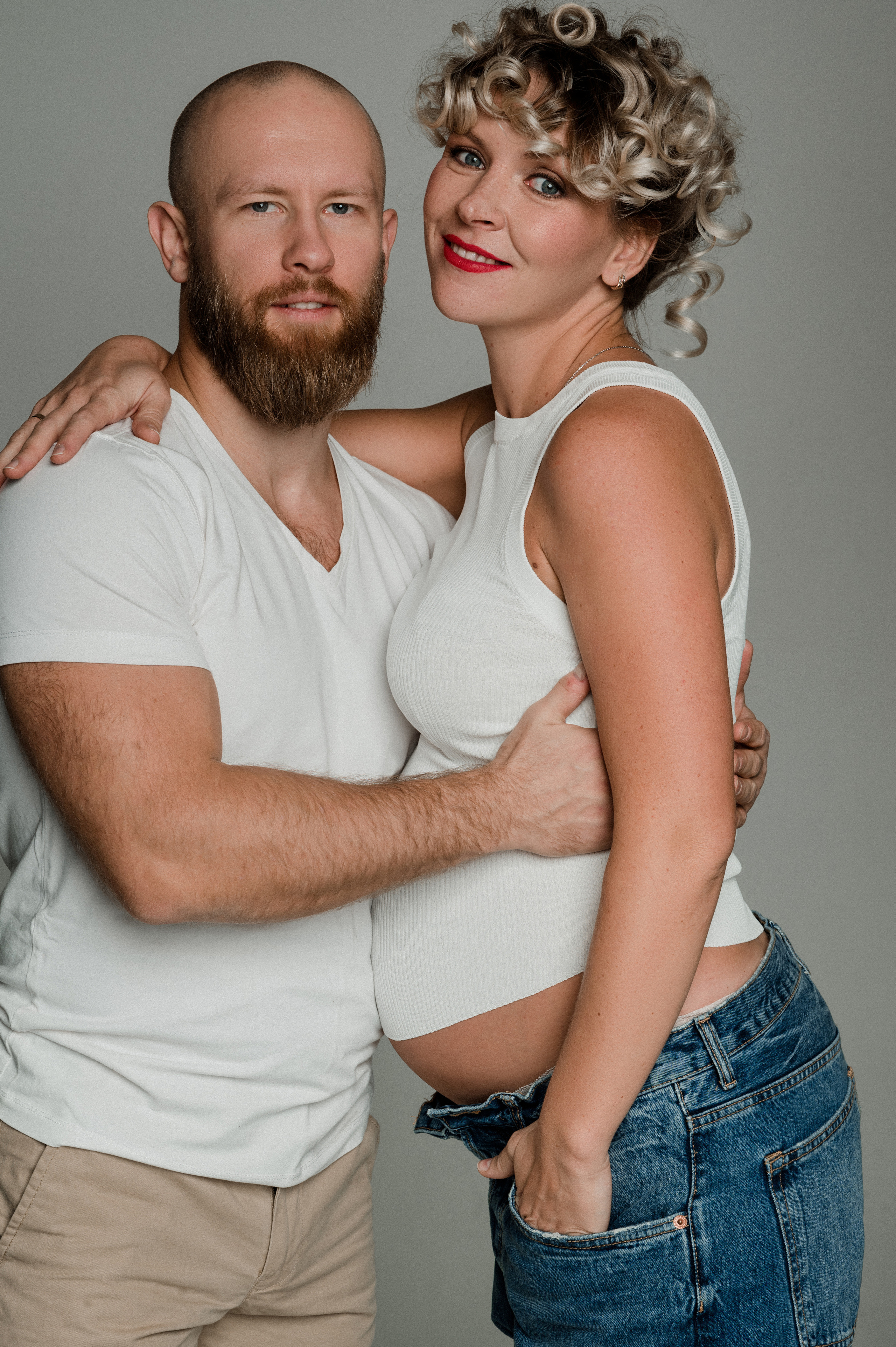 Анечка. Профессиональный фотограф беременности в СПБ. Стильные фотосессии беременности в стиле минимализм и классическая фотография