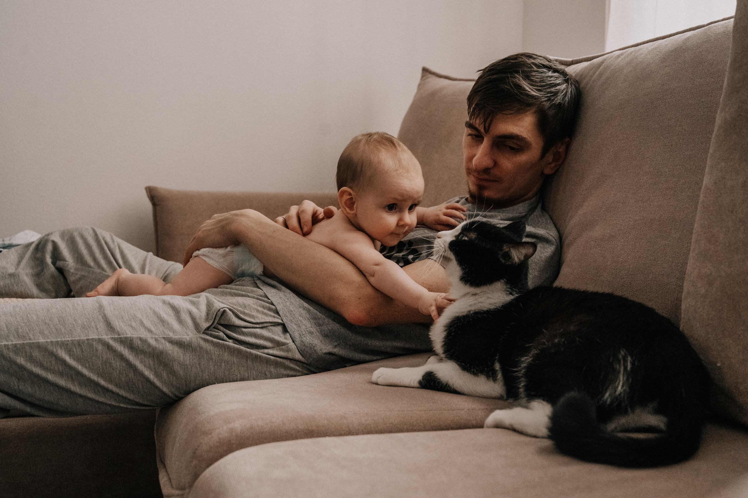 Карина. Профессиональный фотограф беременности в СПБ. Стильные фотосессии беременности в стиле минимализм и классическая фотография