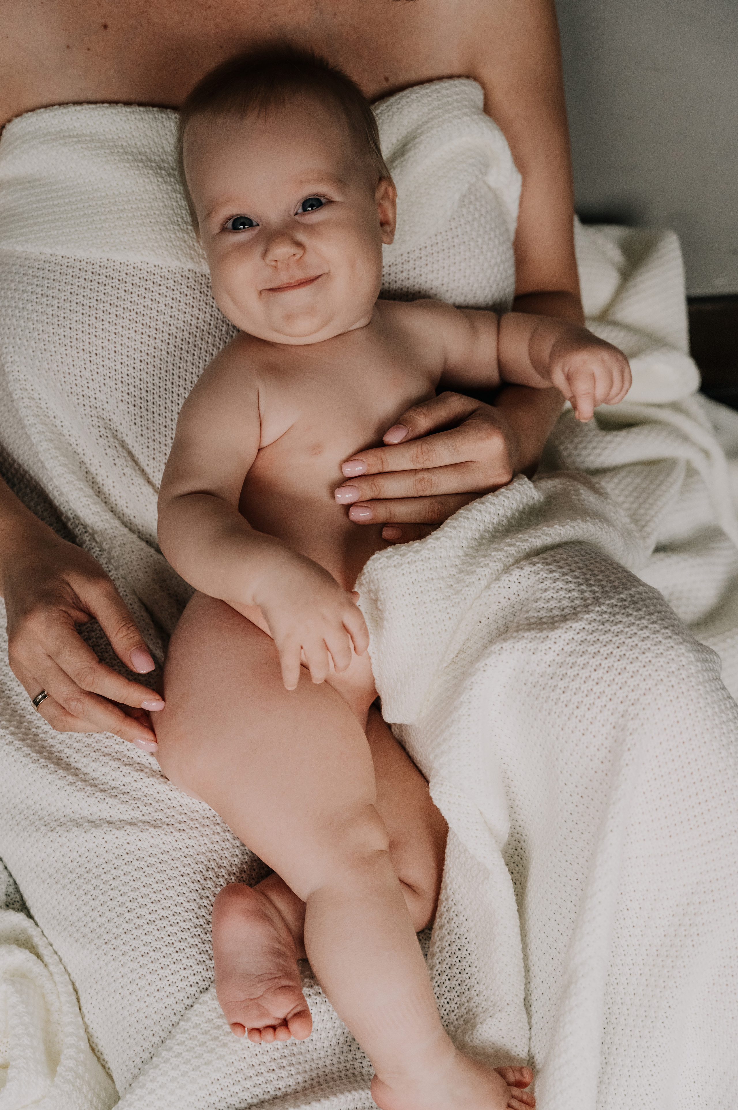 Юлия. Профессиональный фотограф беременности в СПБ. Стильные фотосессии беременности в стиле минимализм и классическая фотография