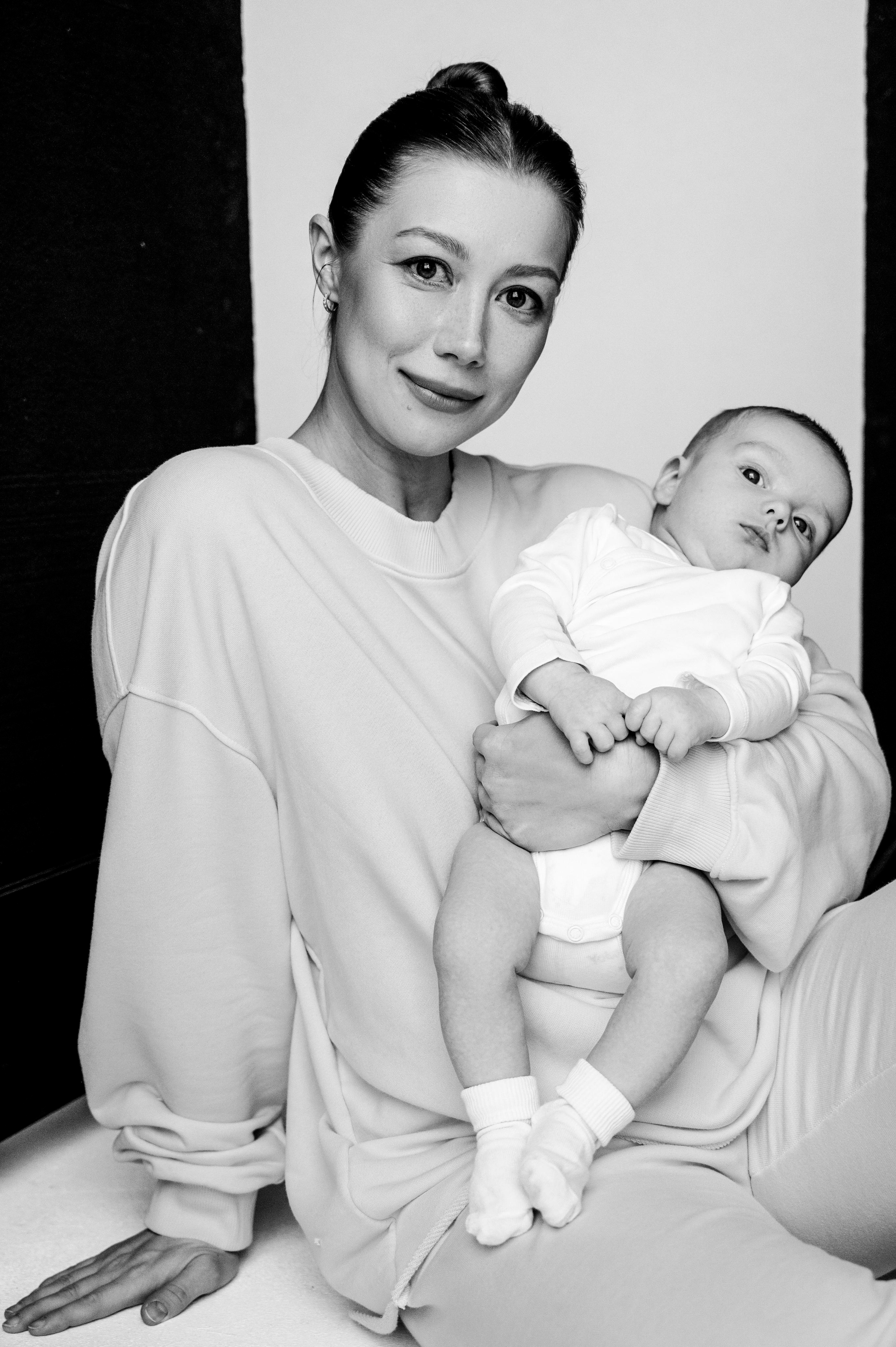 Евгения. Профессиональный фотограф беременности в СПБ. Стильные фотосессии беременности в стиле минимализм и классическая фотография