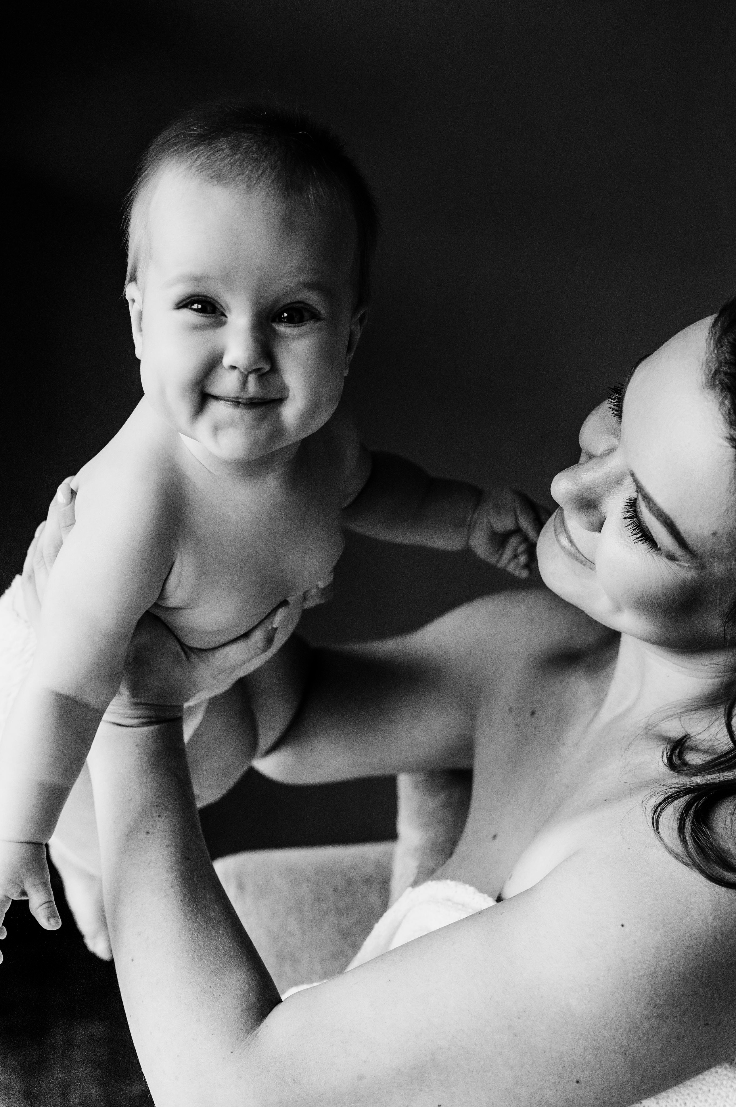 Юлия. Профессиональный фотограф беременности в СПБ. Стильные фотосессии беременности в стиле минимализм и классическая фотография