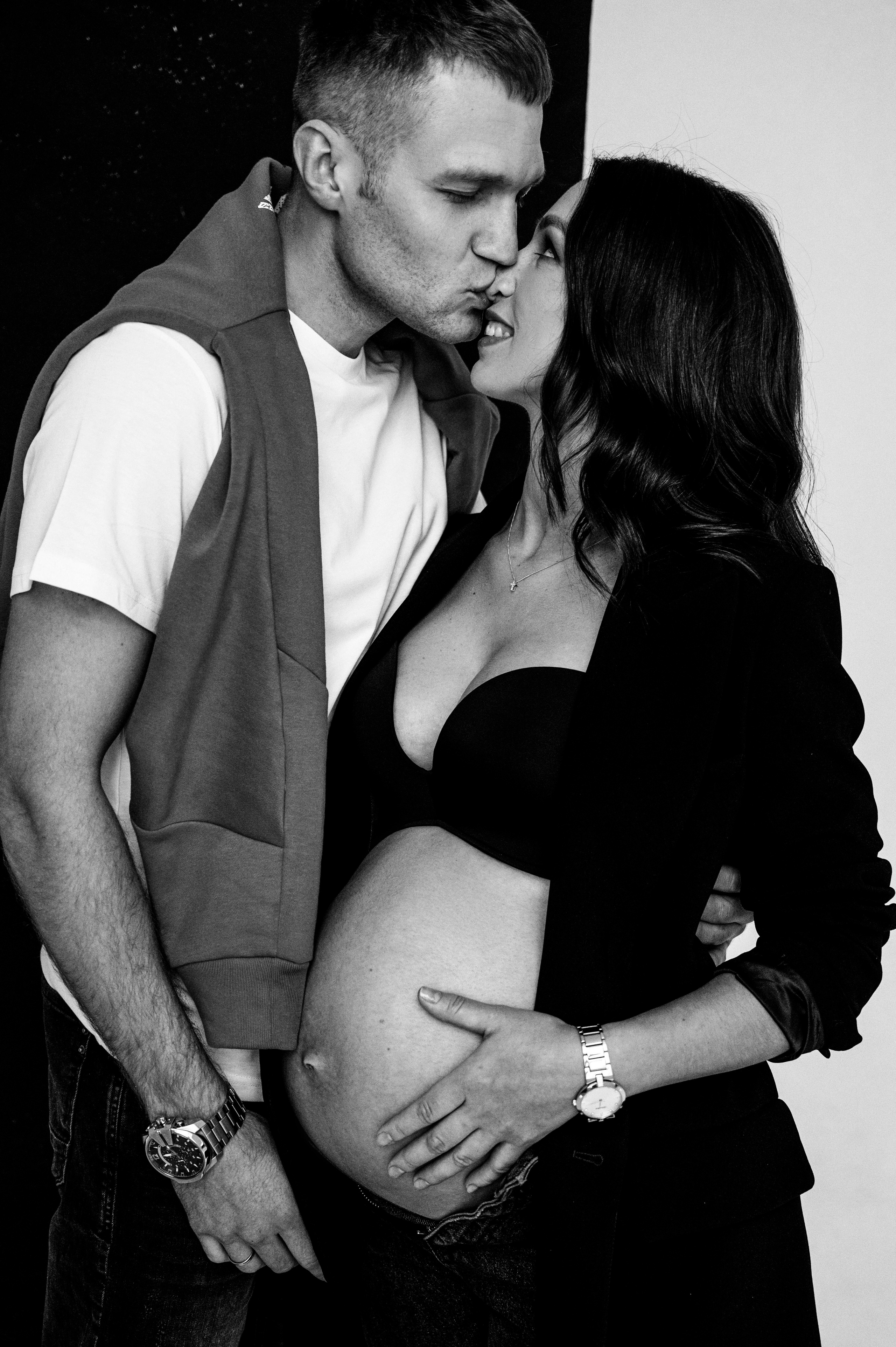 Полина. Профессиональный фотограф беременности в СПБ. Стильные фотосессии беременности в стиле минимализм и классическая фотография