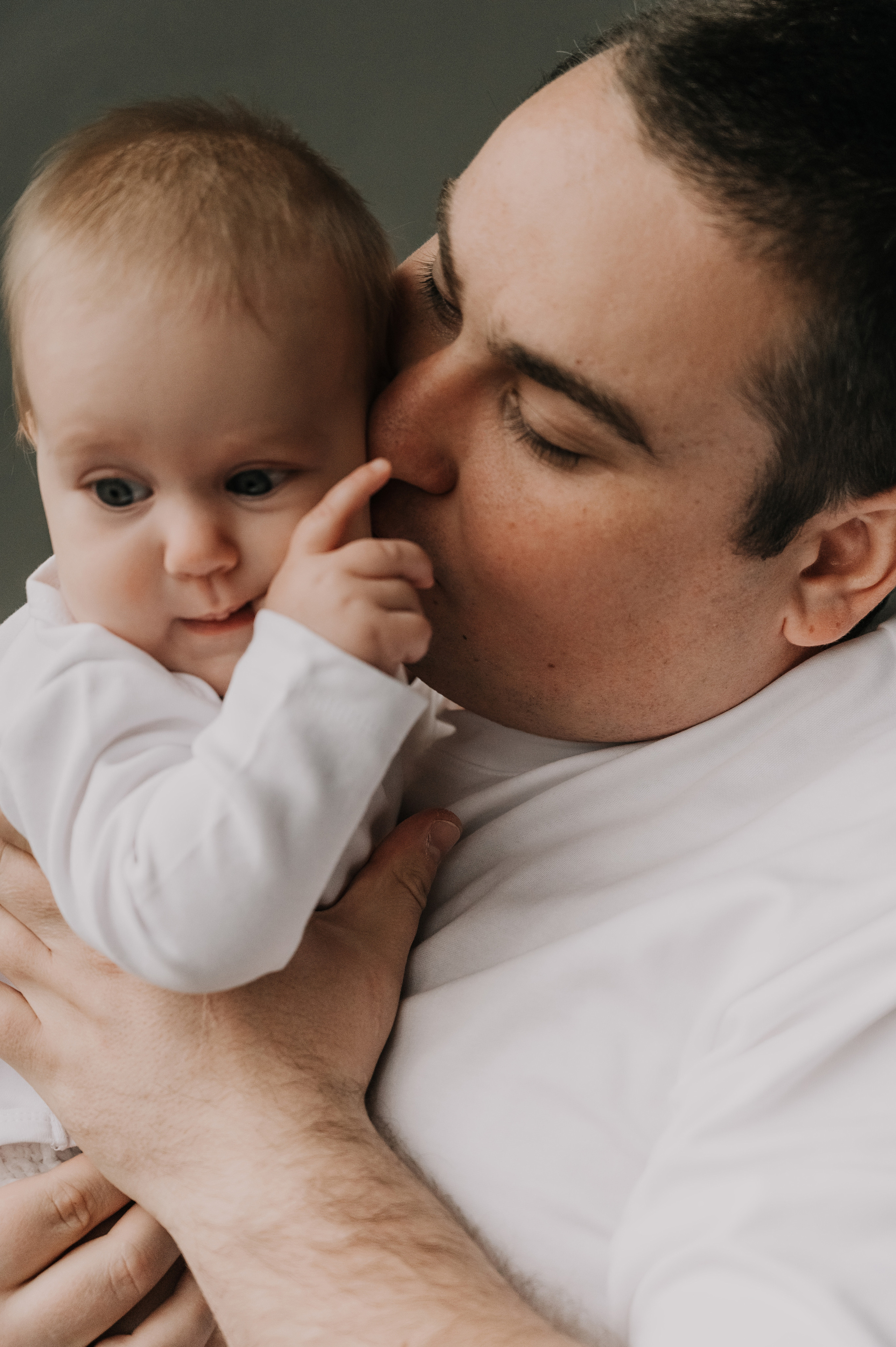 Юлия. Профессиональный фотограф беременности в СПБ. Стильные фотосессии беременности в стиле минимализм и классическая фотография