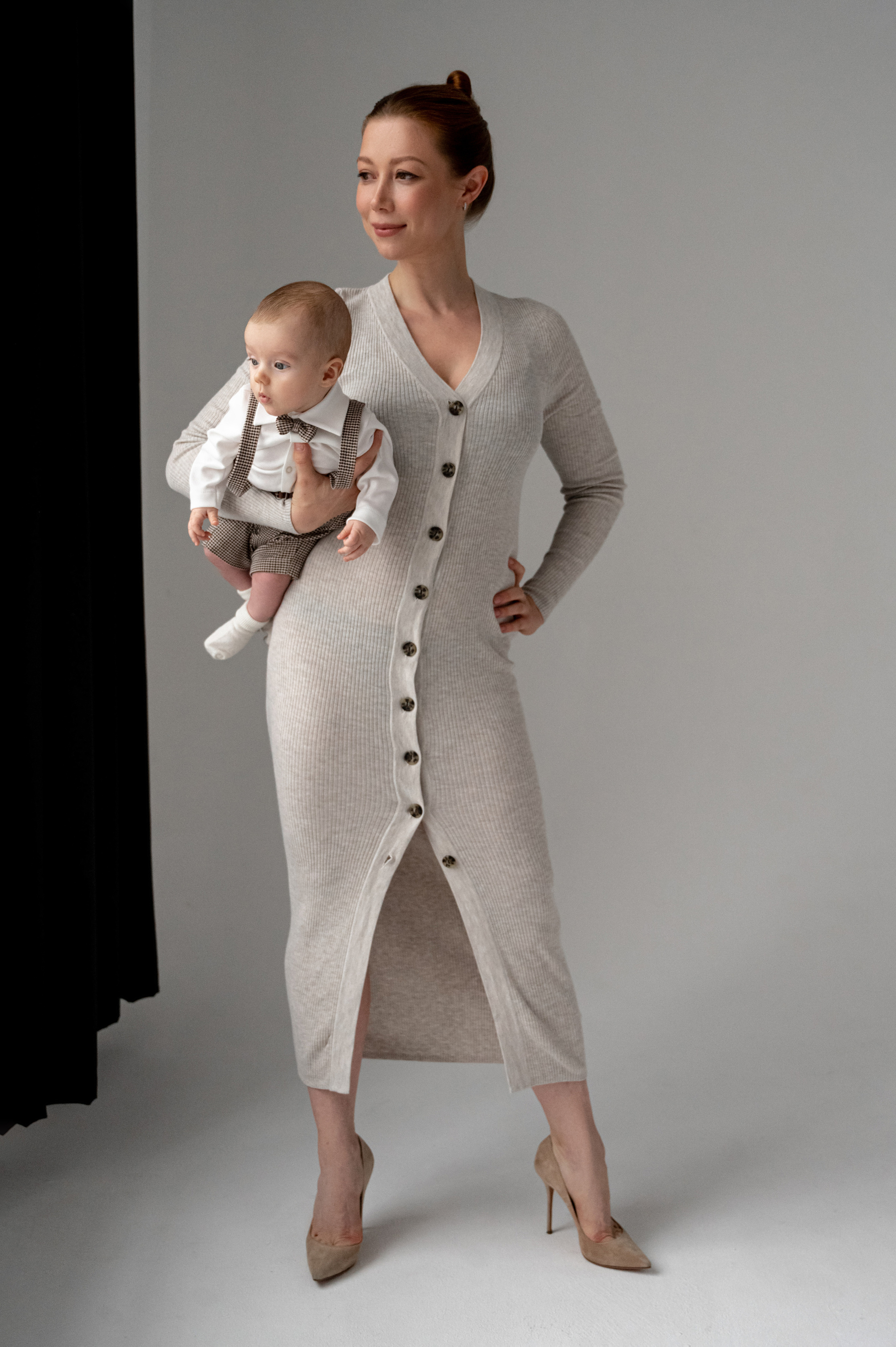 Евгения. Профессиональный фотограф беременности в СПБ. Стильные фотосессии беременности в стиле минимализм и классическая фотография