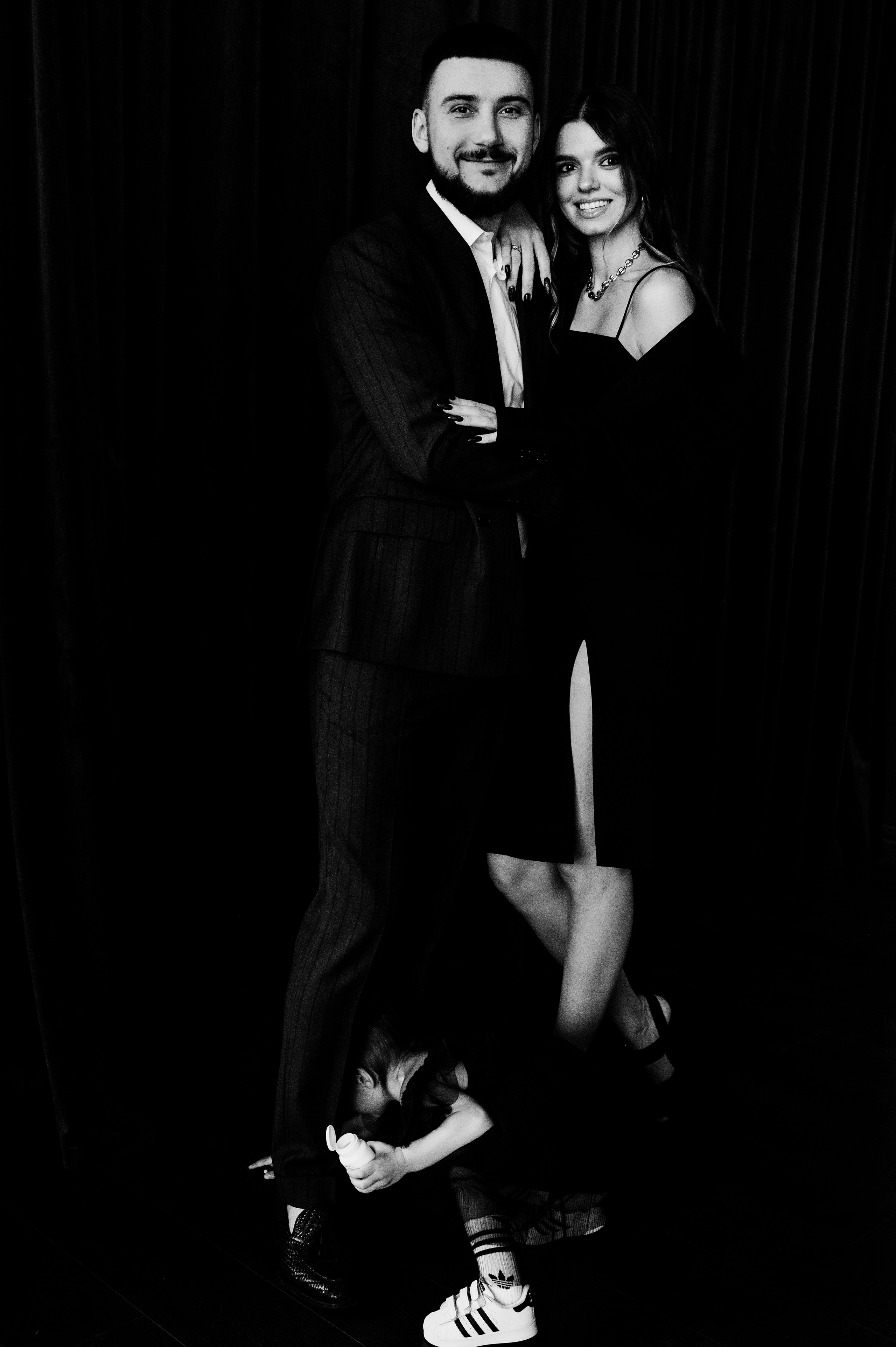 Анастасия и Адриан. Профессиональный фотограф беременности в СПБ. Стильные фотосессии беременности в стиле минимализм и классическая фотография