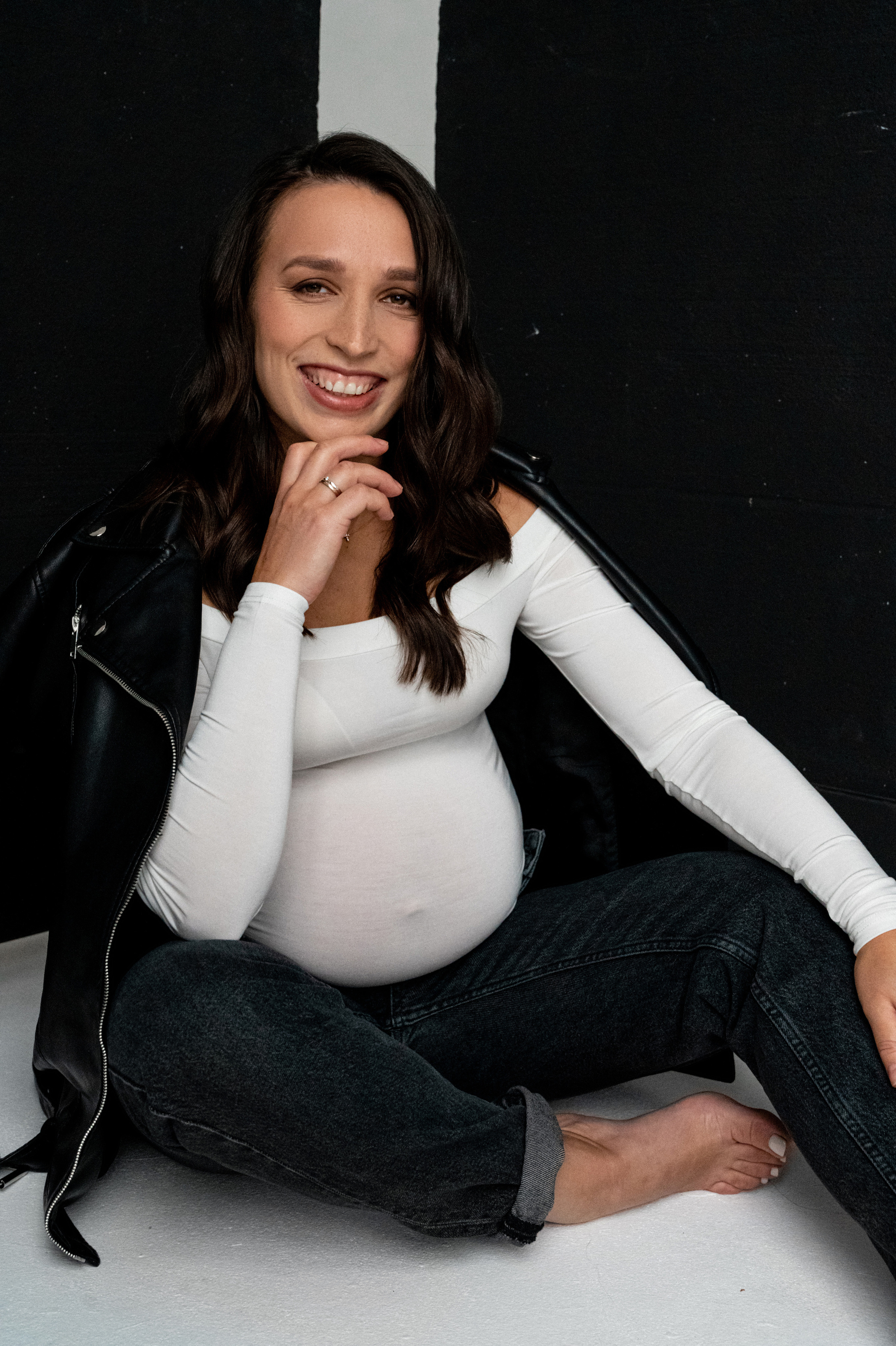 Полина. Профессиональный фотограф беременности в СПБ. Стильные фотосессии беременности в стиле минимализм и классическая фотография