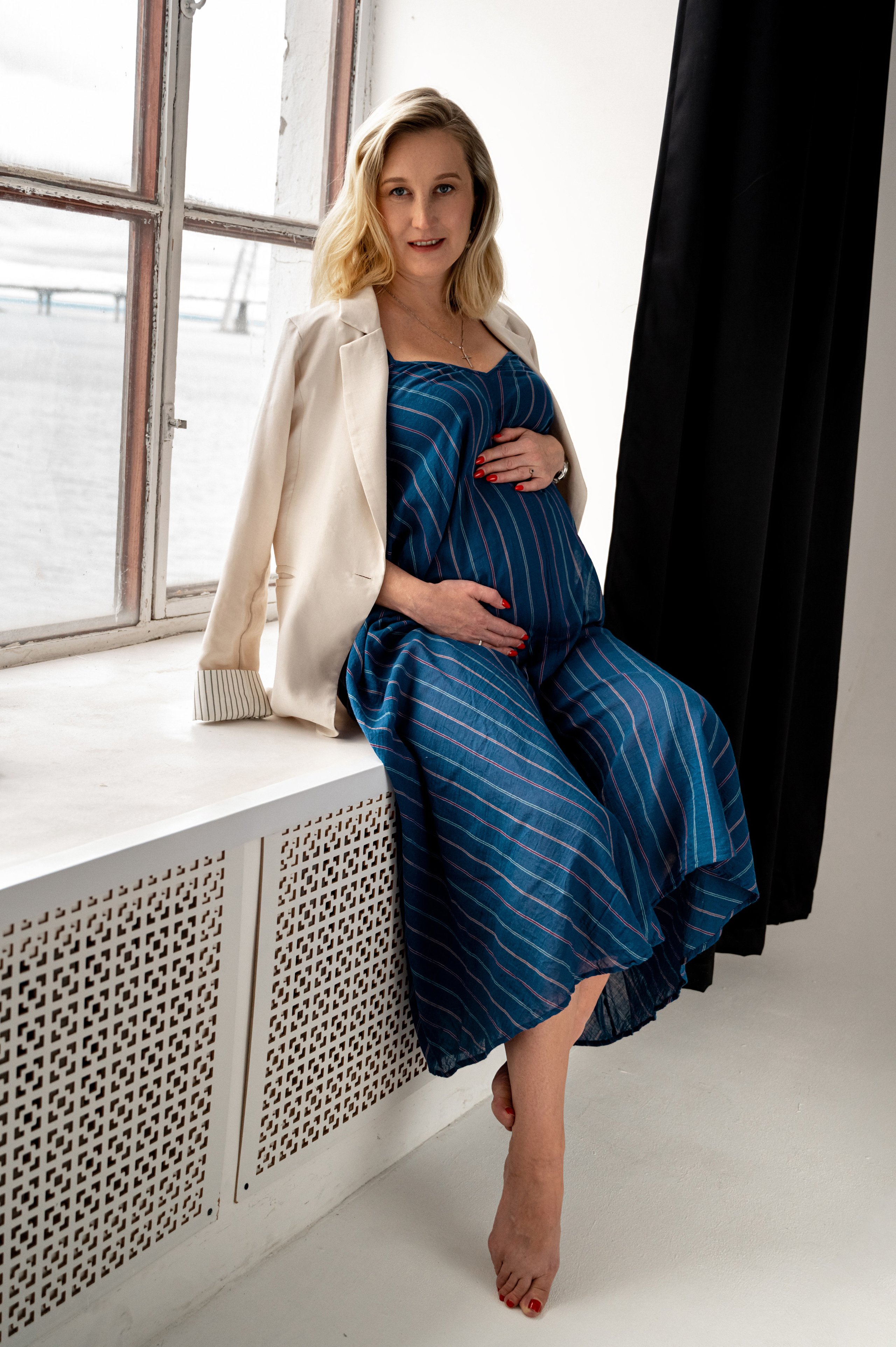 Анна. Профессиональный фотограф беременности в СПБ. Стильные фотосессии беременности в стиле минимализм и классическая фотография