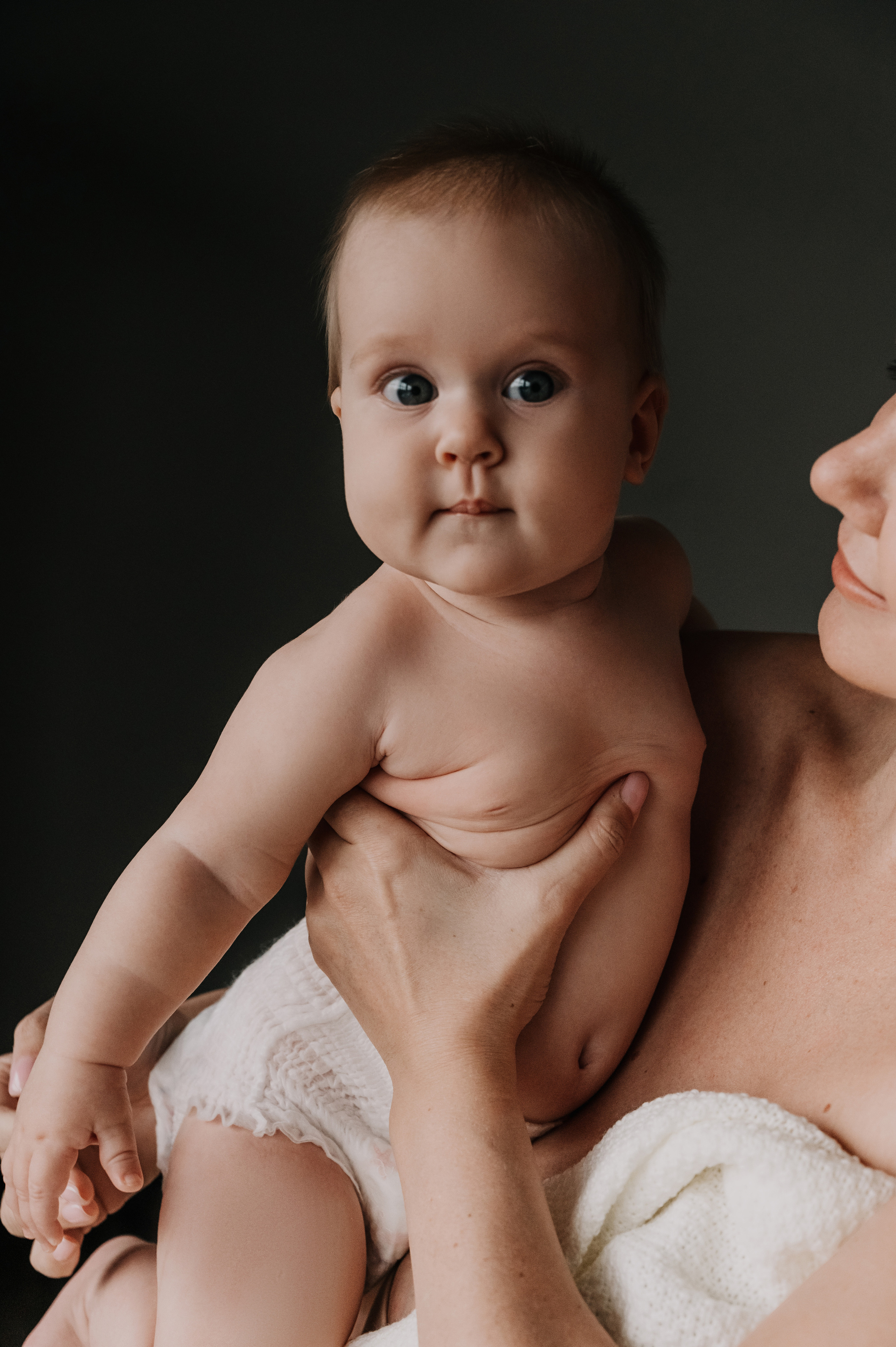 Юлия. Профессиональный фотограф беременности в СПБ. Стильные фотосессии беременности в стиле минимализм и классическая фотография