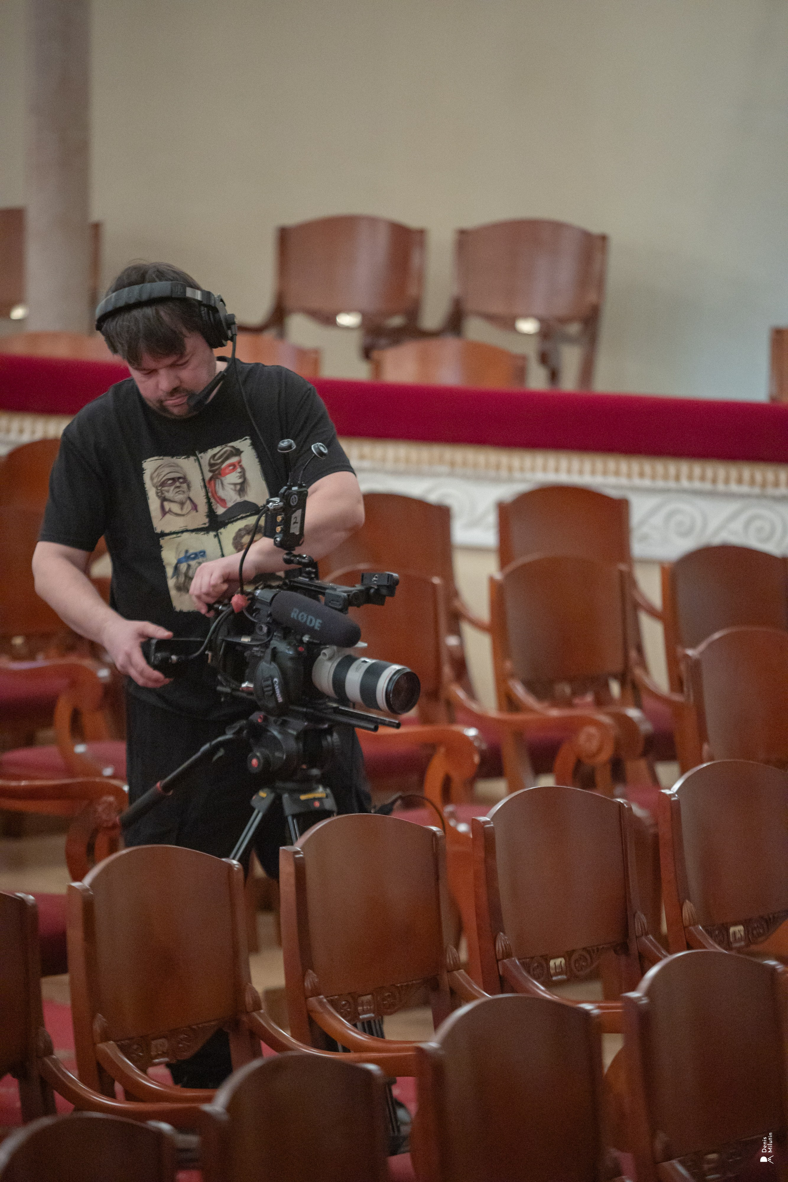 Онежская маска https://denismilutin.wfolio.pro/disk/onezhskaya-maska-petrozavodsk-28zxjw. Портретный фотограф Денис Милютин