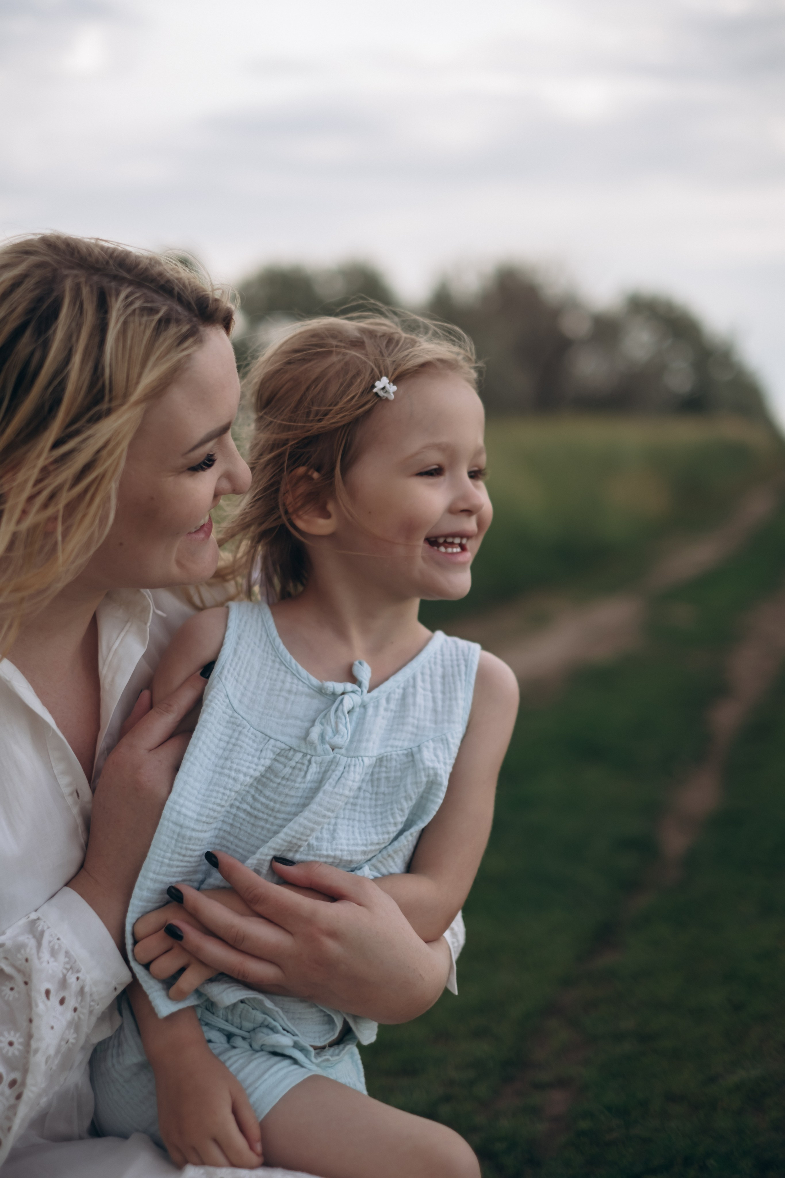 Прогулочная у моря. Мама и дочь. Фотограф Новосибирск Анна Рождественская