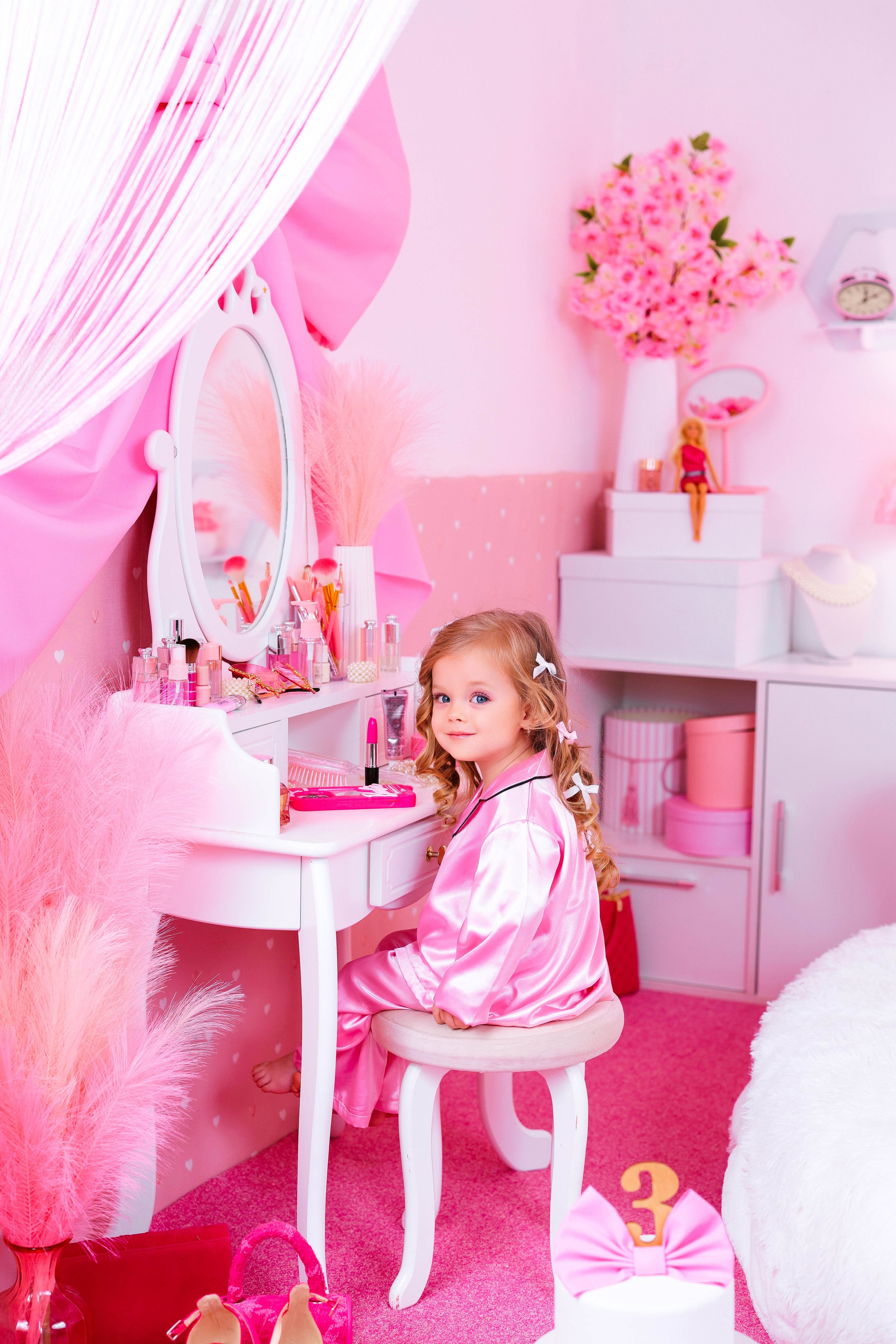 РОЗОВАЯ КОМНАТА