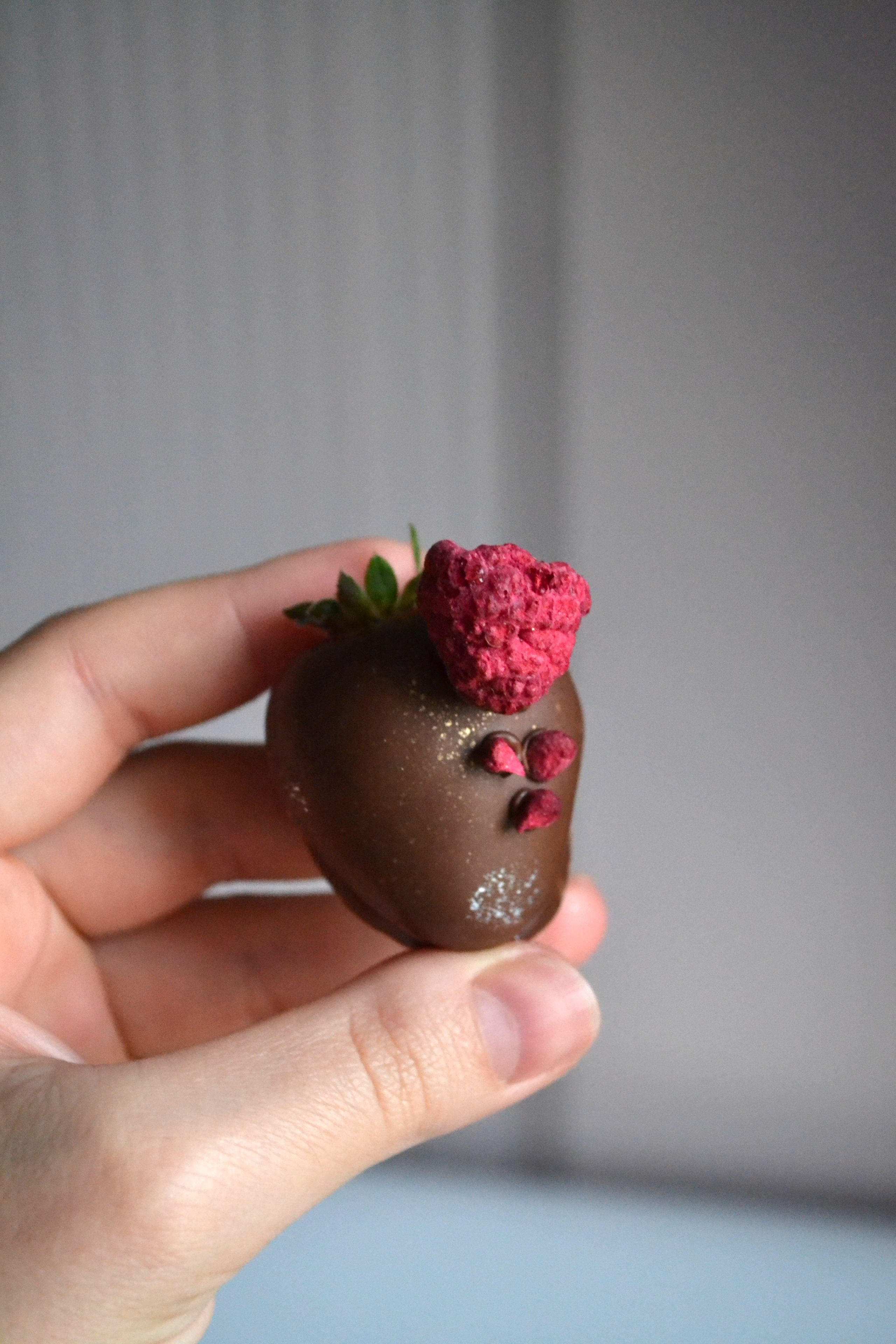 Клубника в шоколаде. Семейная кондитерская. Торты и десерты на заказ в Москве и области