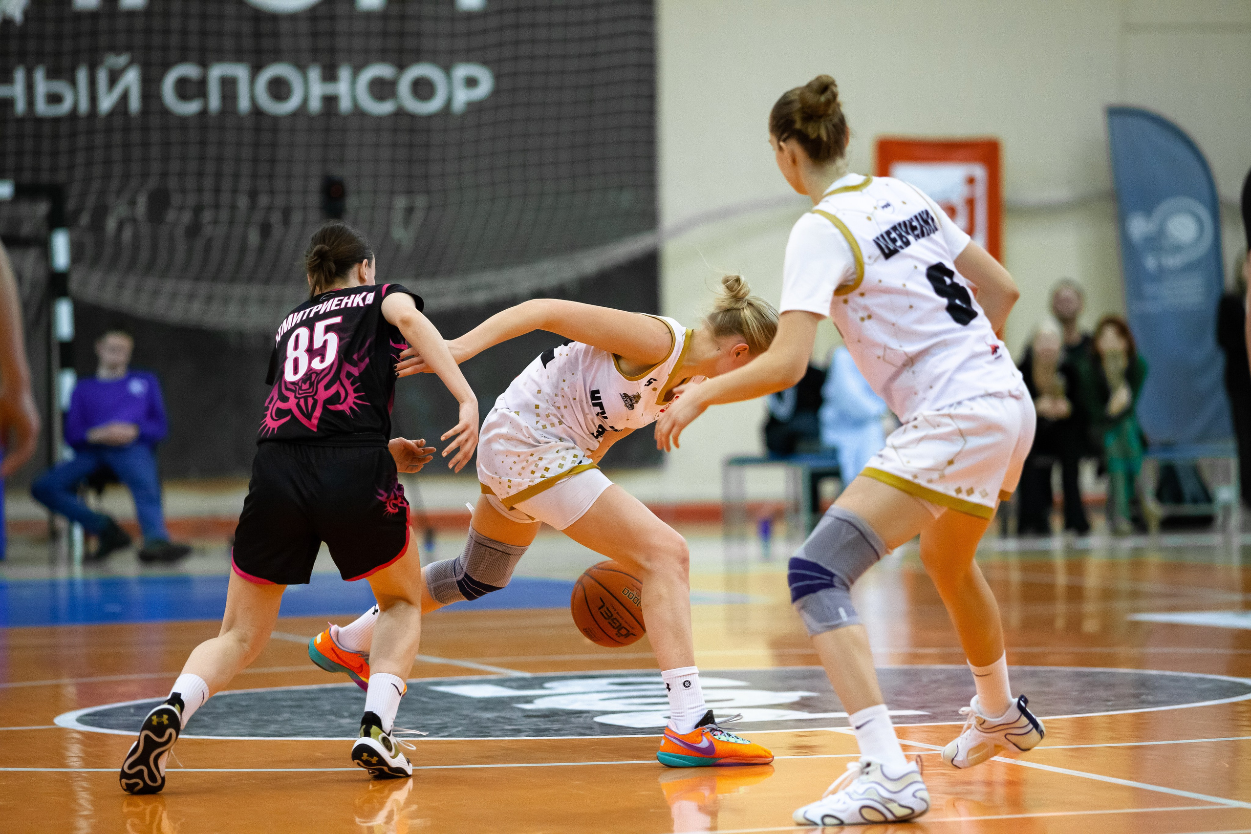 ЧГУ-Атланта — Ростов-ЮФУ / 1 игра. Фотография