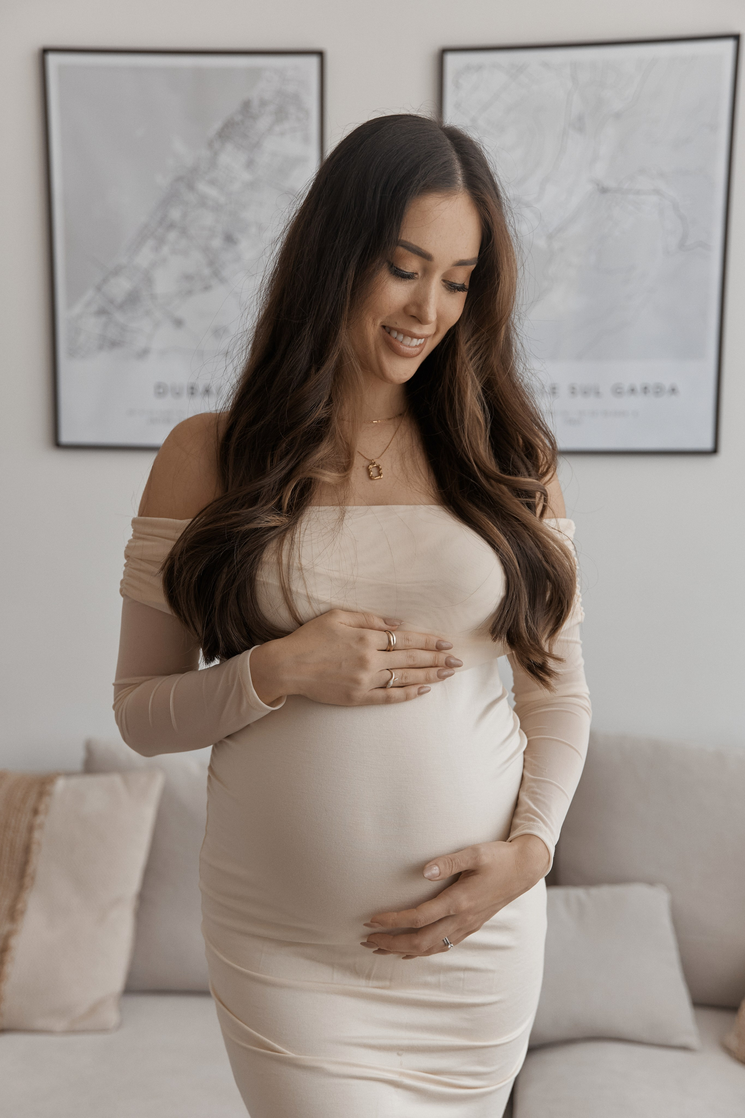 Cozy Pregnancy Photoshoot Dubai | At-Home Comfort