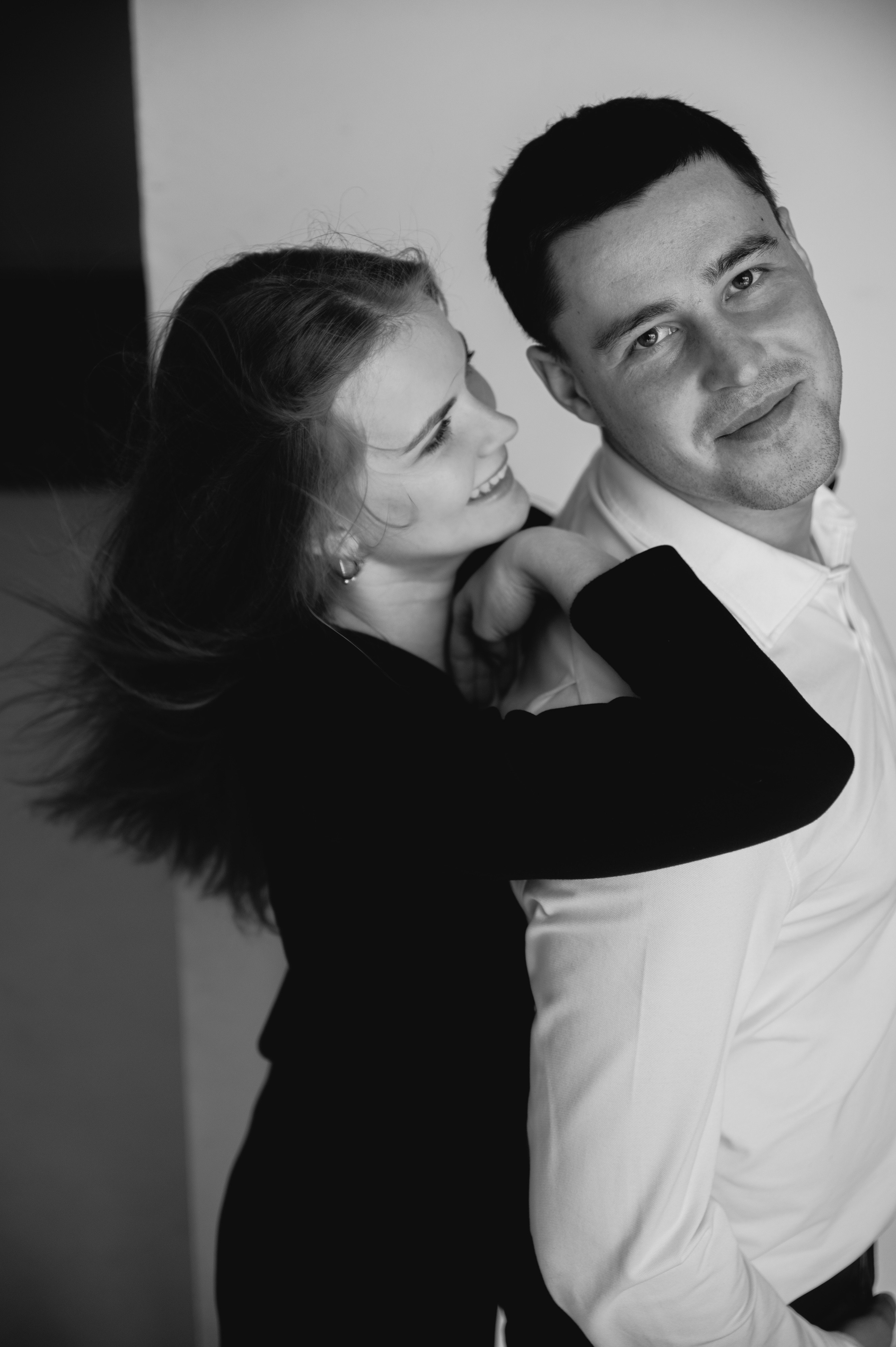 Предсвадебная лавстори в студии в Москве. Свадебный и портретный фотограф в Москве Жердев Даниил