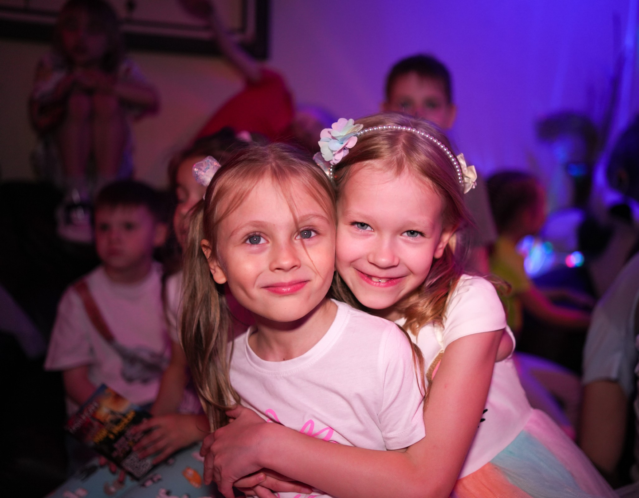 Детская фотосъёмка дня рождения в Москве в квест клубе Фастумгейм перед началом праздника