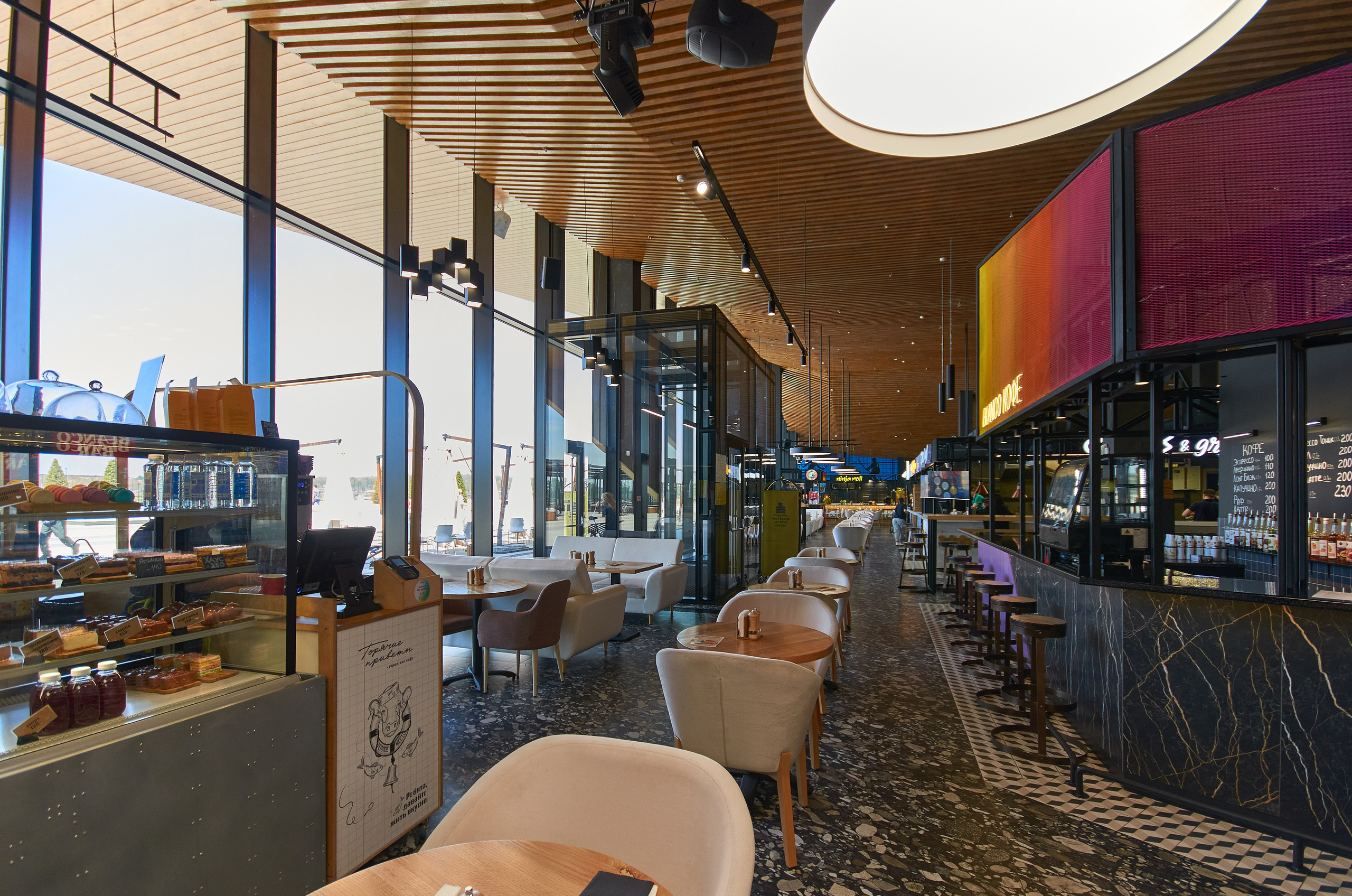 Фудмолл Притяжение. Абросимов Лев интерьерный и архитектурный фотограф