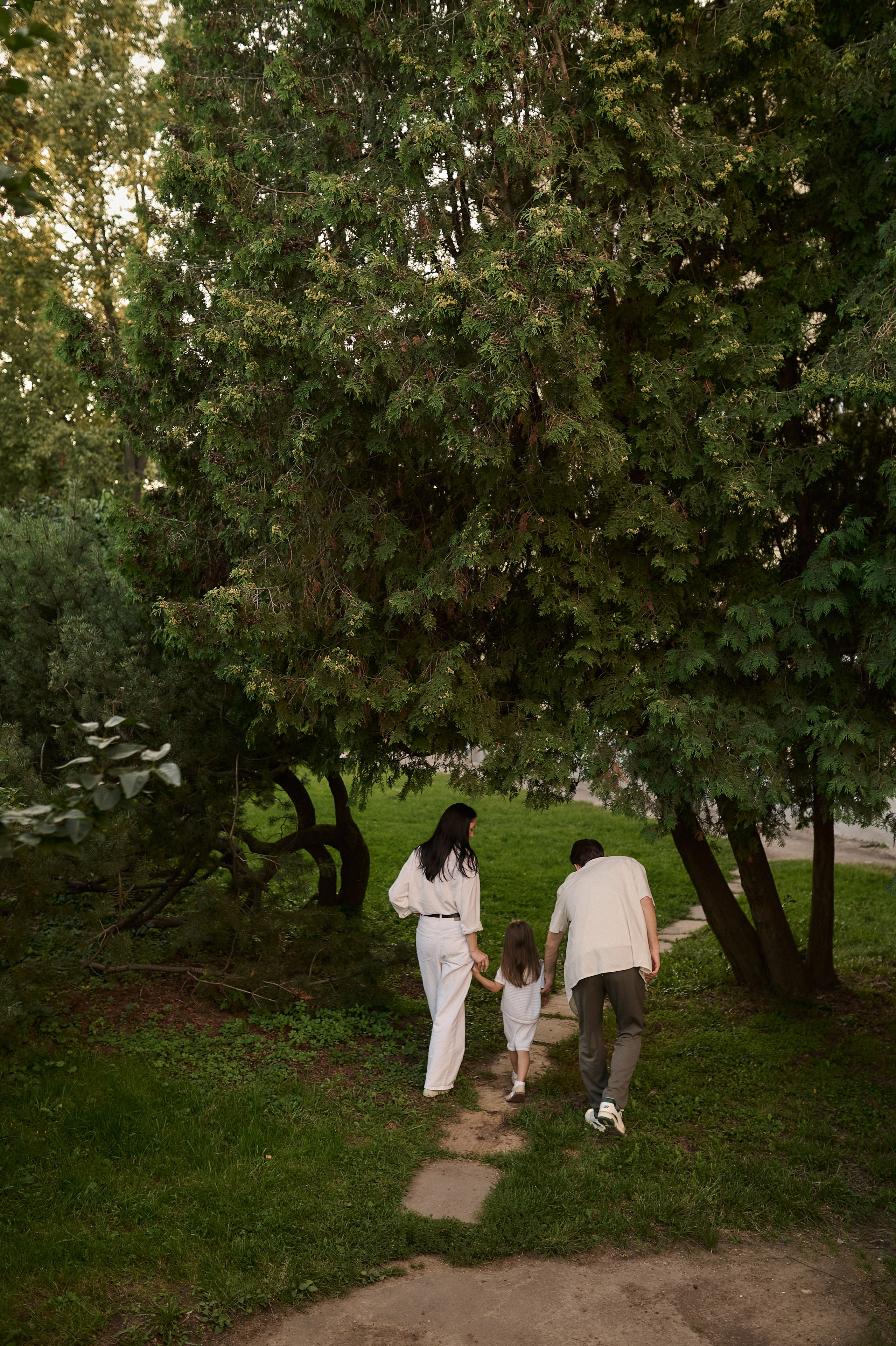 Рохус, Юля и Оливия в парке Останкино. Семейный и свадебный lifestyle-фотограф в Москве Мария Петрова