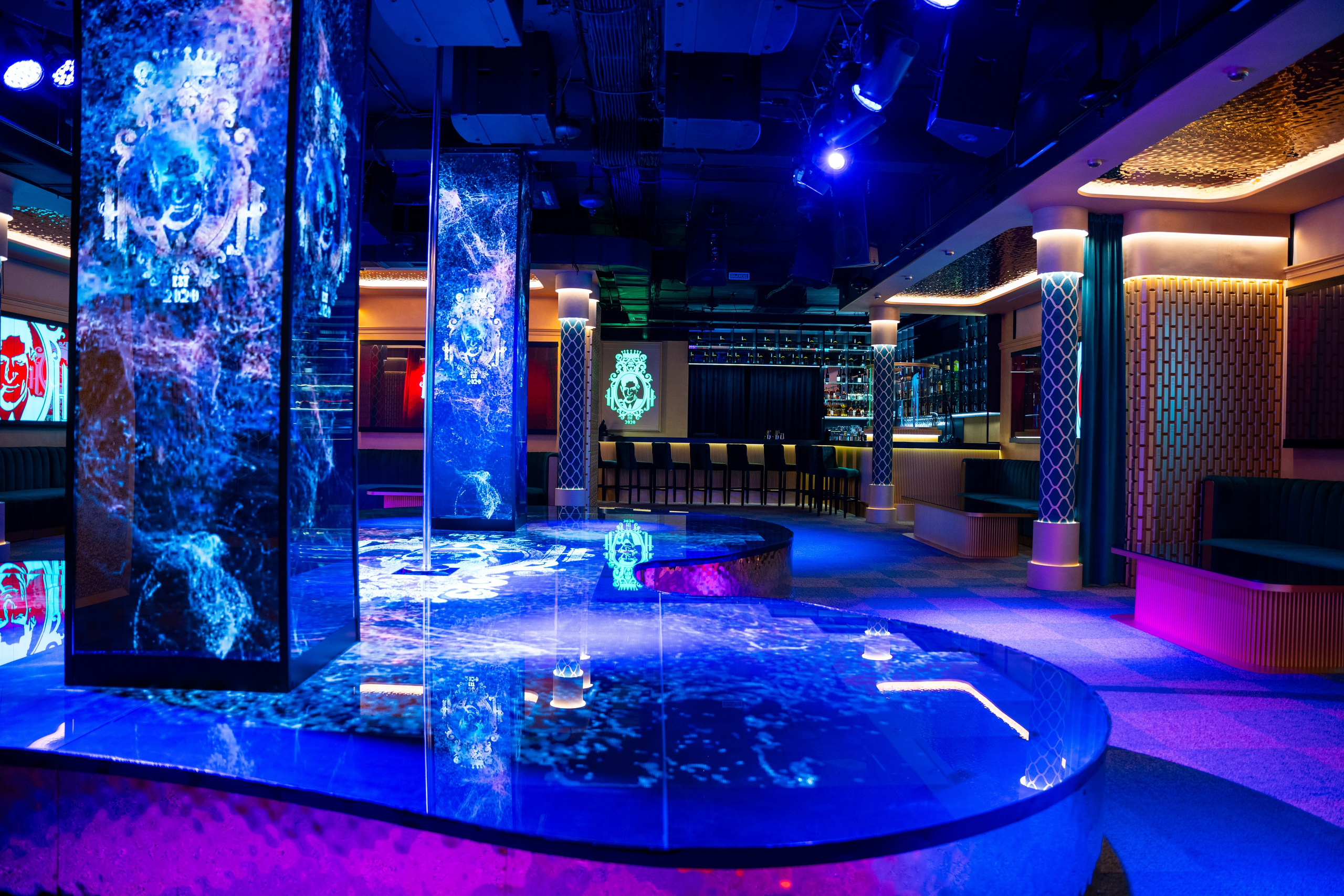 Фотосъемка интерьера стриптиз-клуба Hefner — элитный клуб Краснодара. Интерьерная фотосъемка клуба Hefner в Краснодаре — профессионально. Шедевры для Вас! Фотограф и Видеограф в Краснодаре Пахиев Руслан