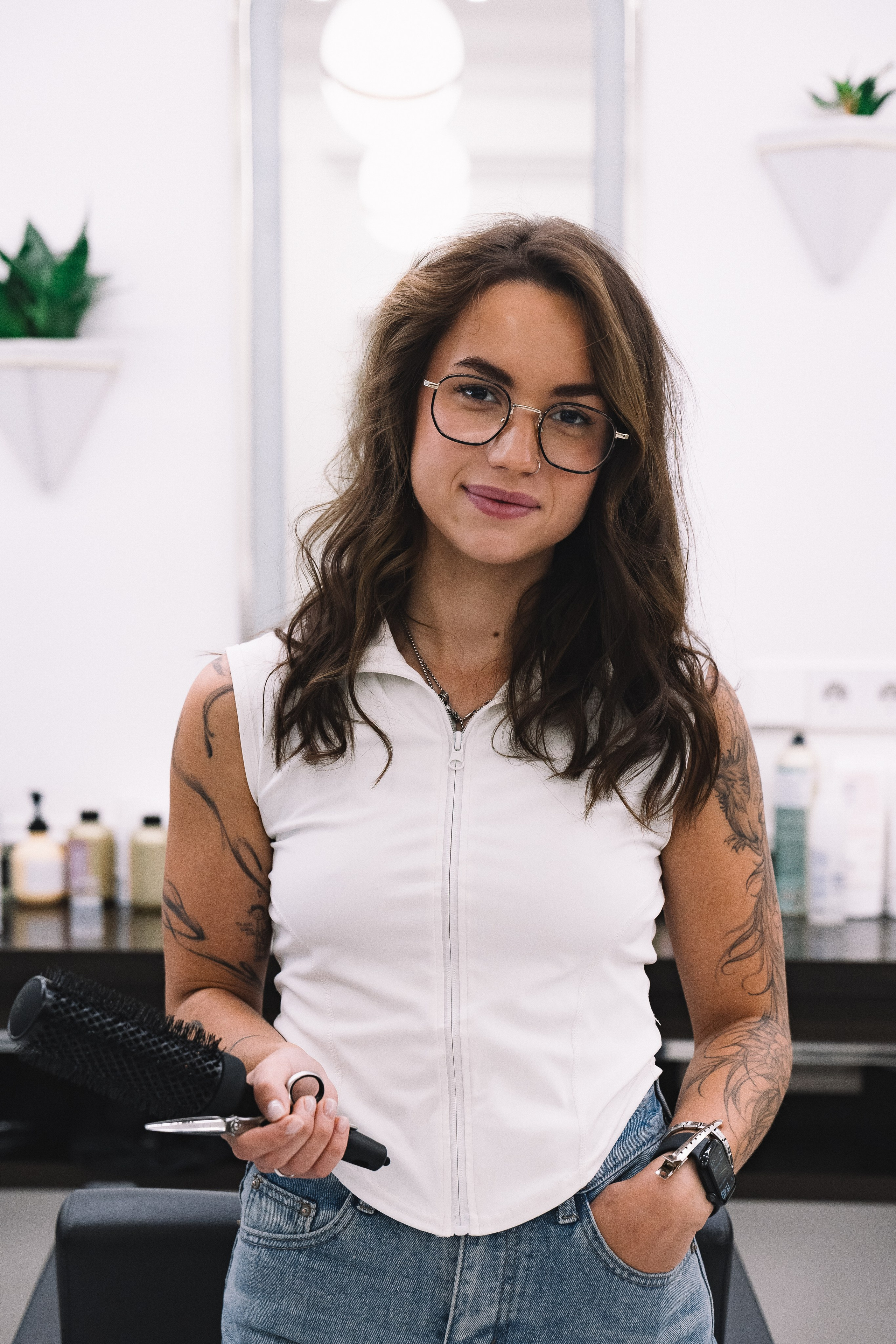 «Girlie» — контент-фотосессия в лучшей парикмахерской Санкт-Петербурга для мастера: Александры. Профессиональный фотограф в Санкт-Петербурге Александр Волосенцев