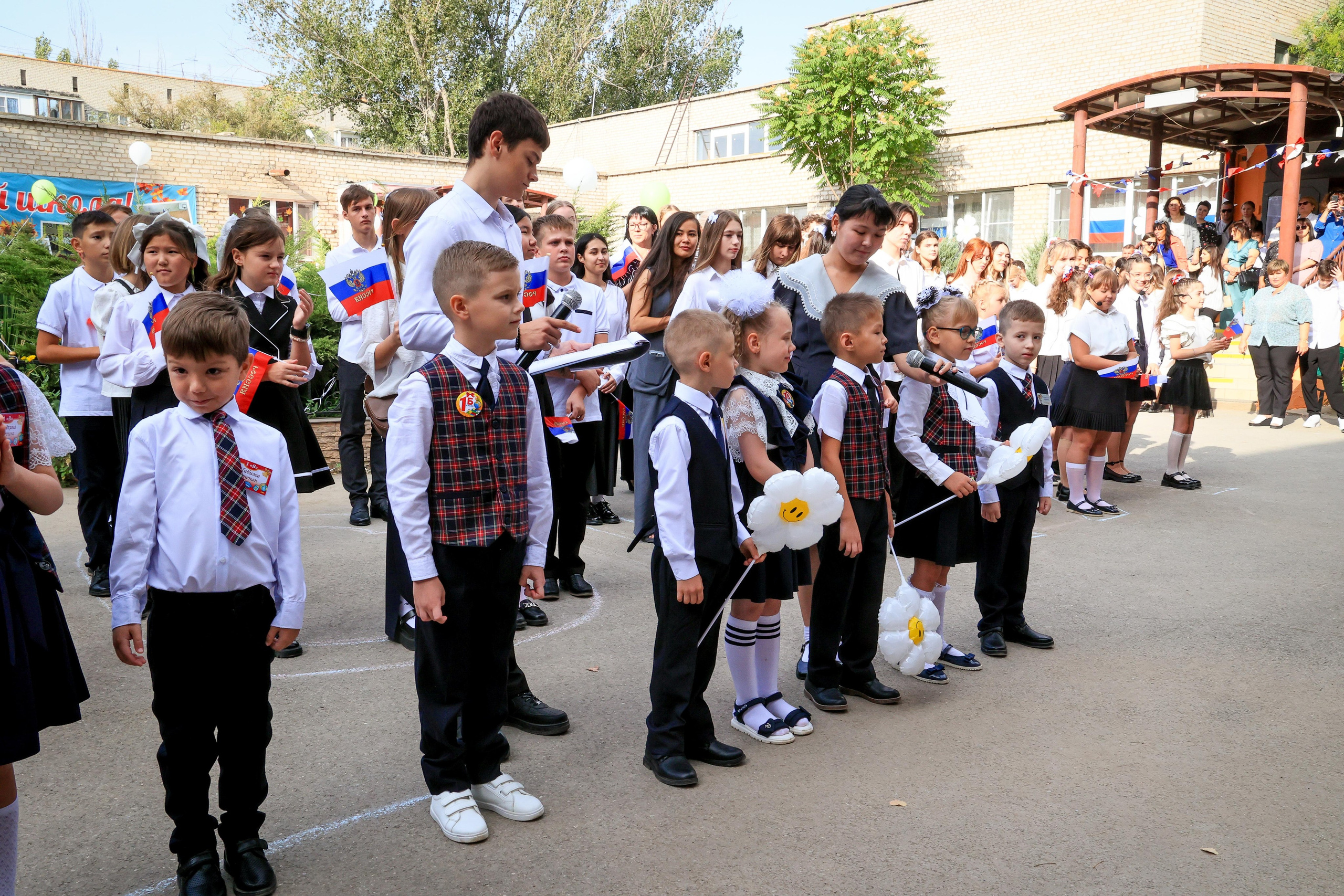 ШКОЛА 1 СЕНТЯБРЯ. Свадебный фотограф — видеограф в г. Астрахань Екатерина Юмашева