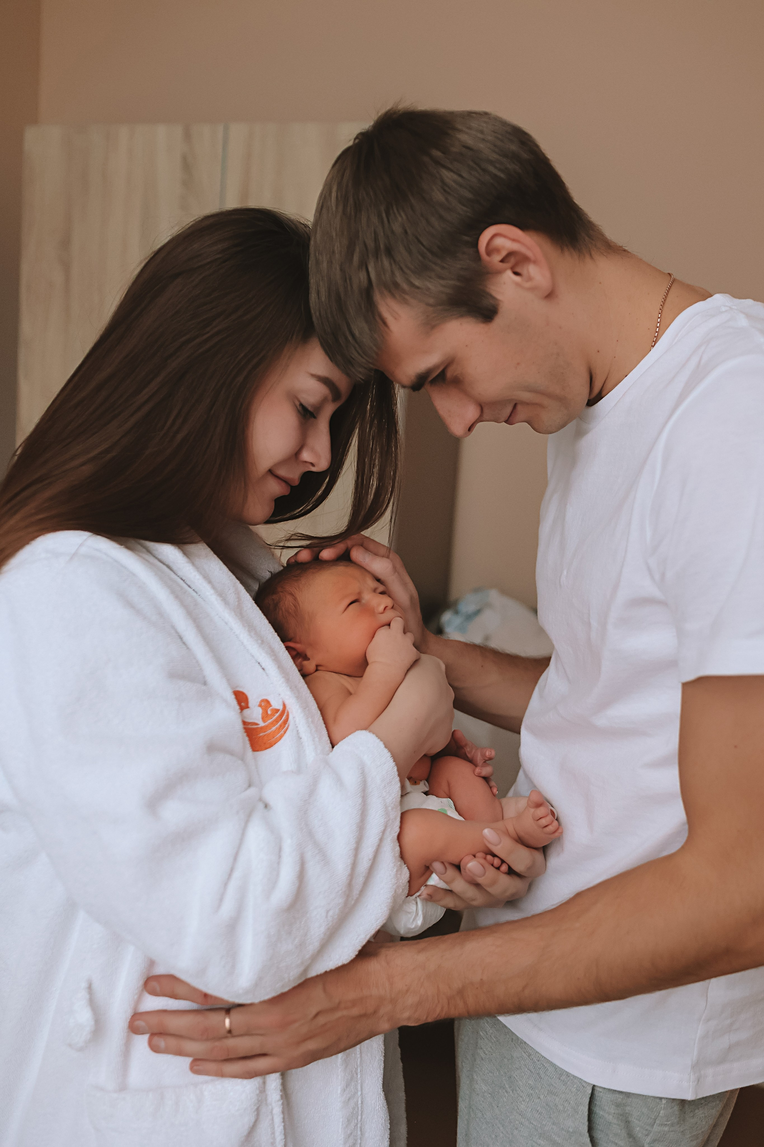 Выписка Мид. Семейный фотограф Тюмень, фотограф на роды Салмина Мария