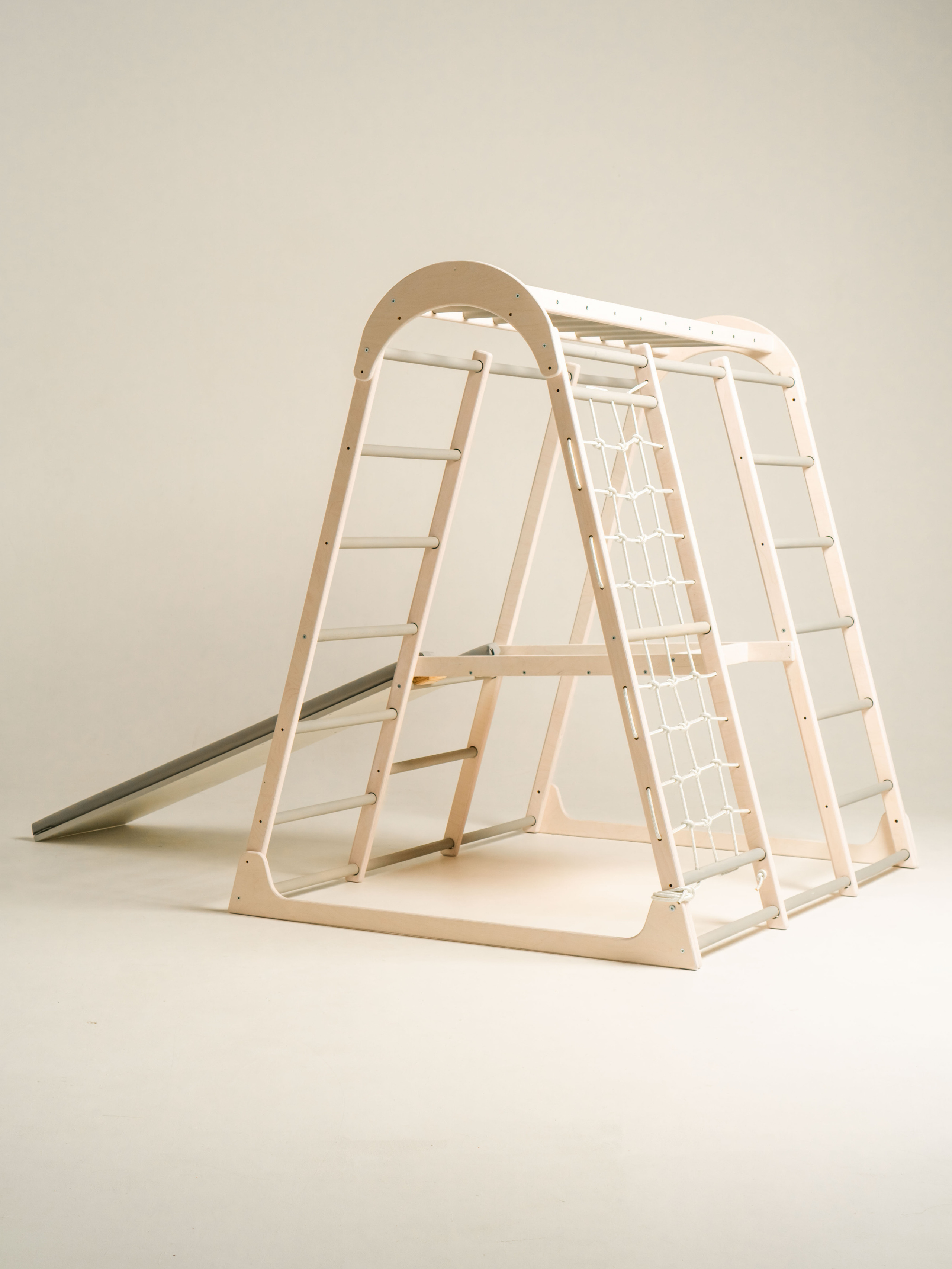 Производитель детских комплексов TROPINKI ROSTA. Da nang Photographer Sergey Zelēnkin