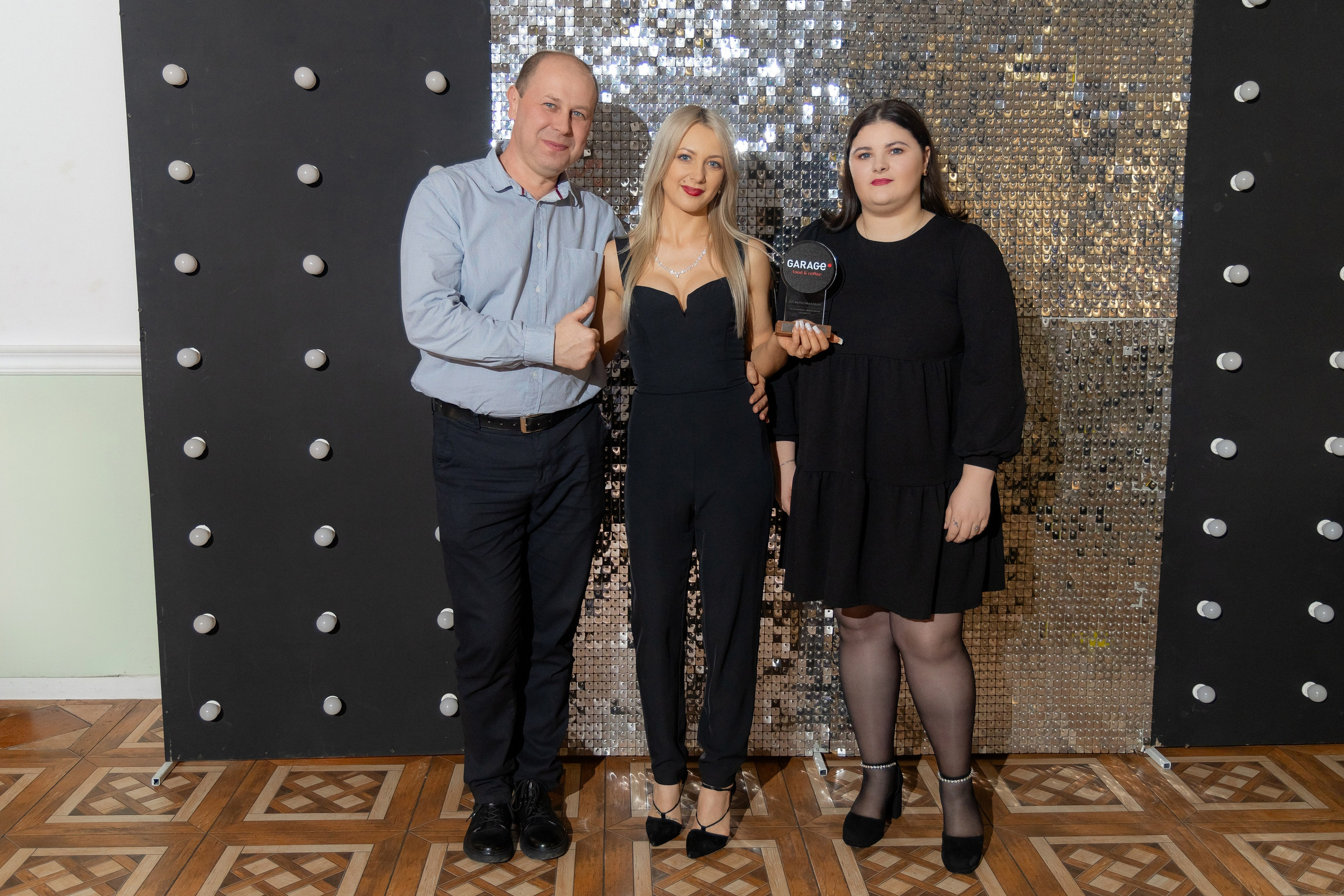 Корпоративная фотосъемка для кафе GARAGE | Новый год 2025 | Минск. Свадебный фотограф в Минске/Беларуси Сергей Спиридонов