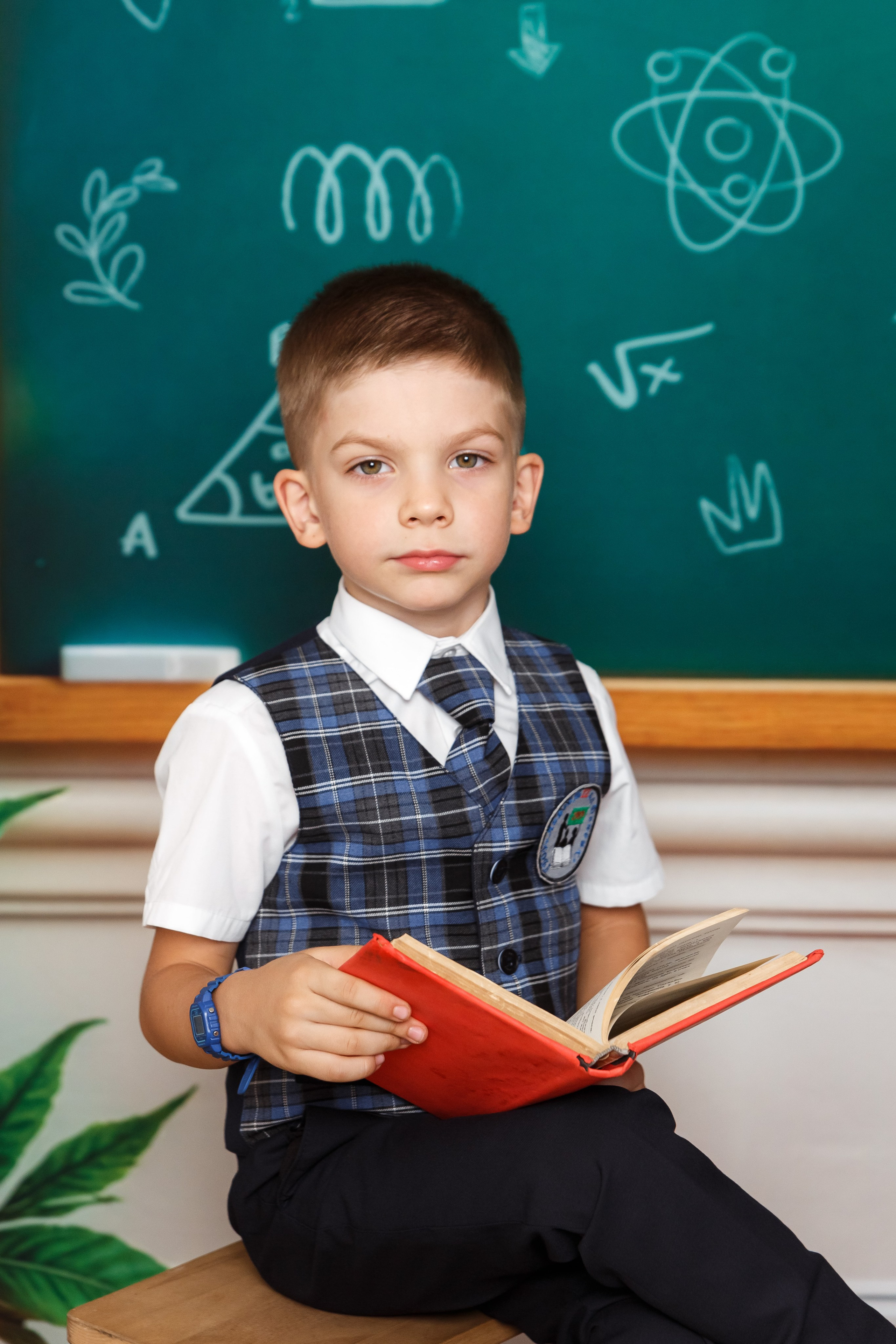 «Карандаши». Выпускные альбомы в Донецке и ДНР. Фотограф Донецк и ДНР