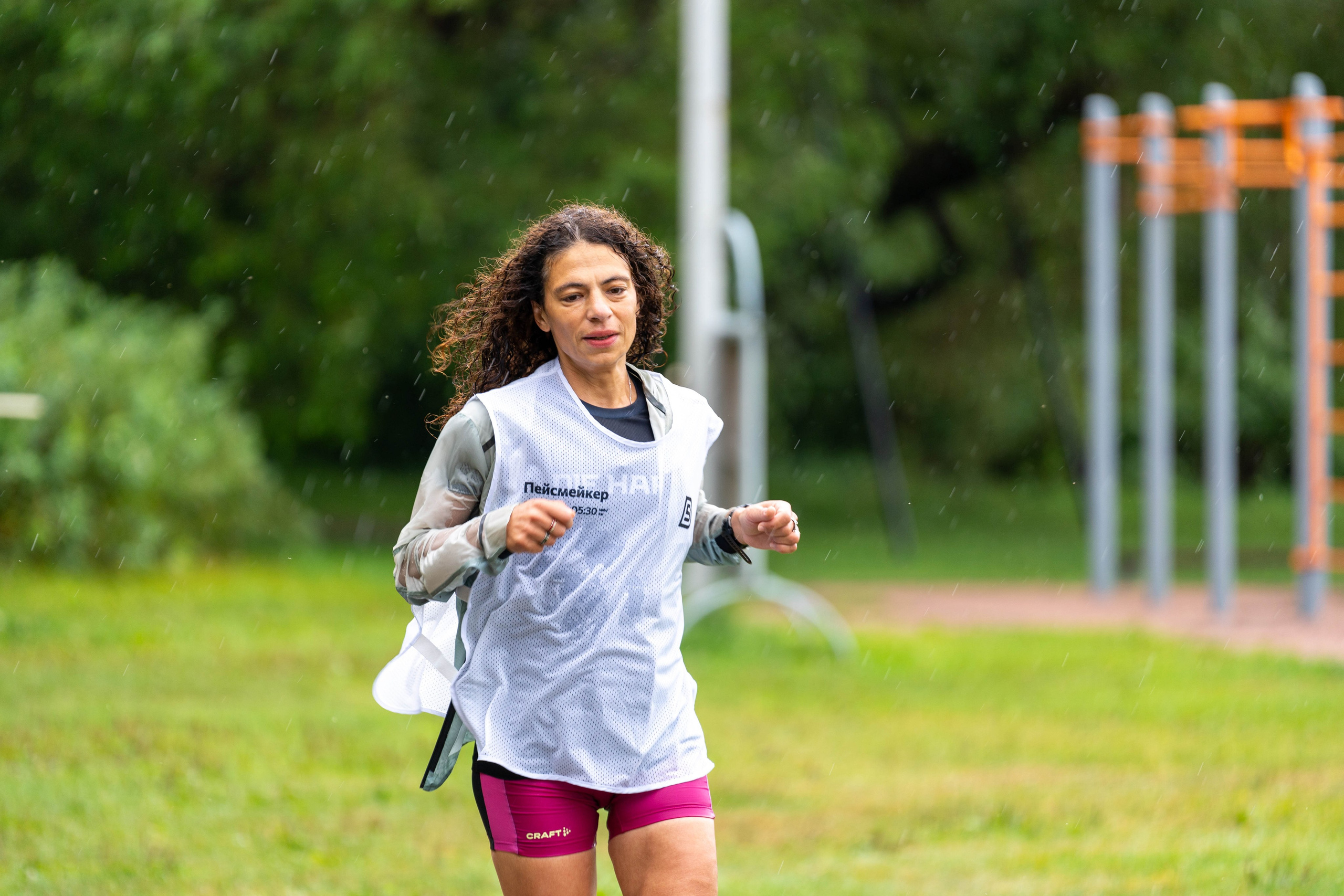 Спортивный фотограф Санкт-Петербург снимает пробежку 5 вёрст