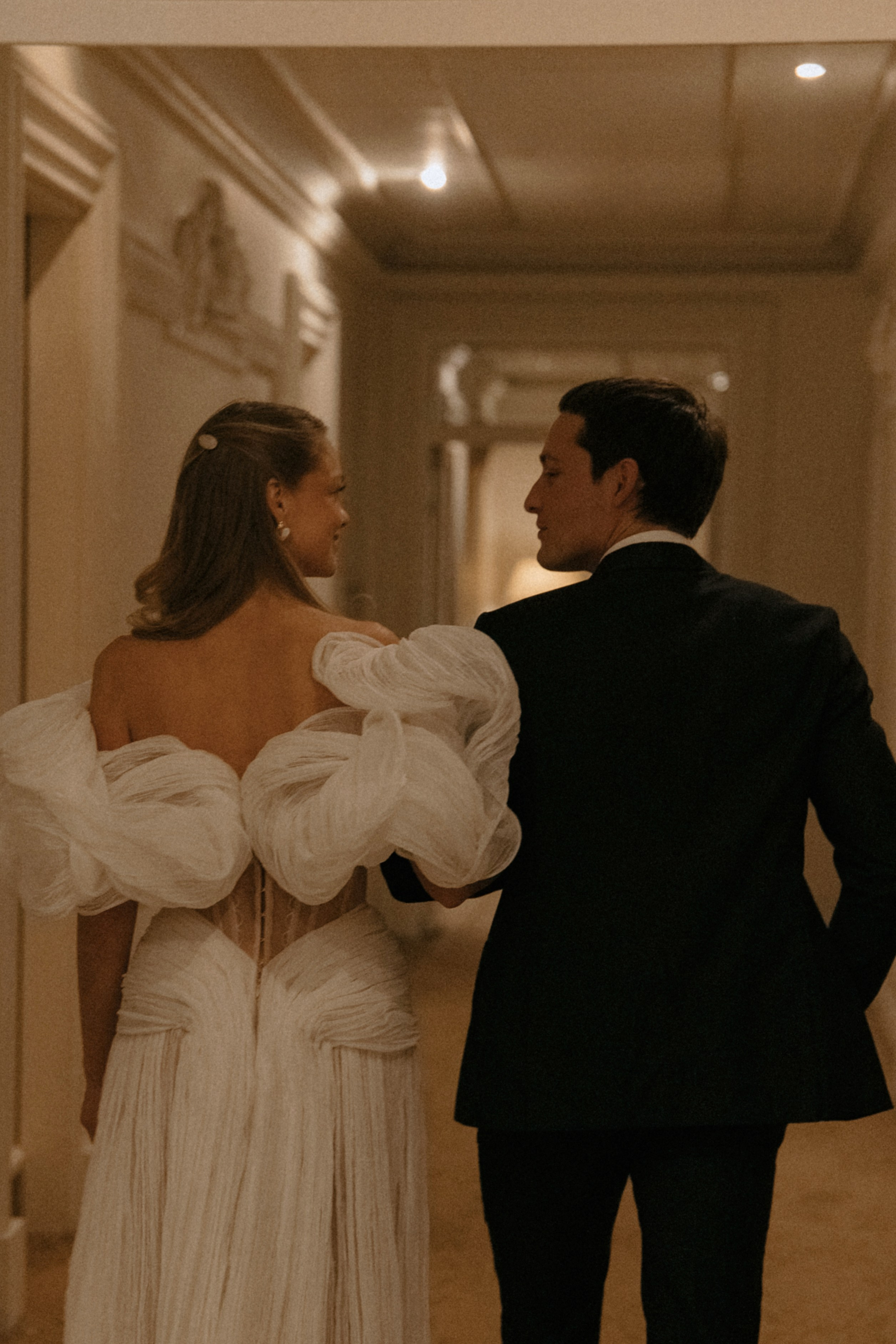 Свадебная фотосъемка в отеле Савой. Свадебный фотограф Москва