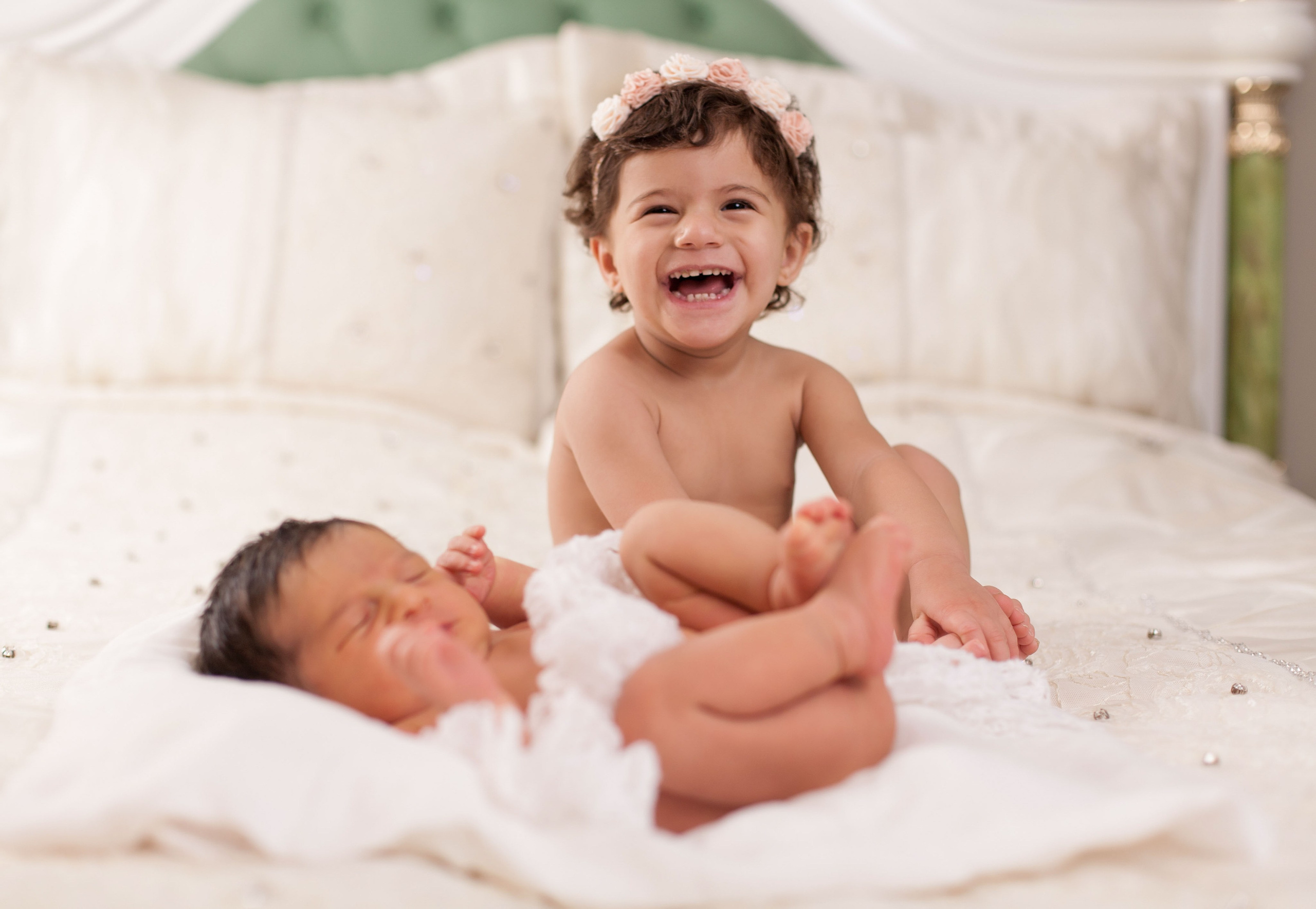 Newborn Алматы, фотосессия новорожденных и младенцев с родителями. Фотостудия Алматы. Семейная и детская фотостудия Family studio.Фотограф Алматы