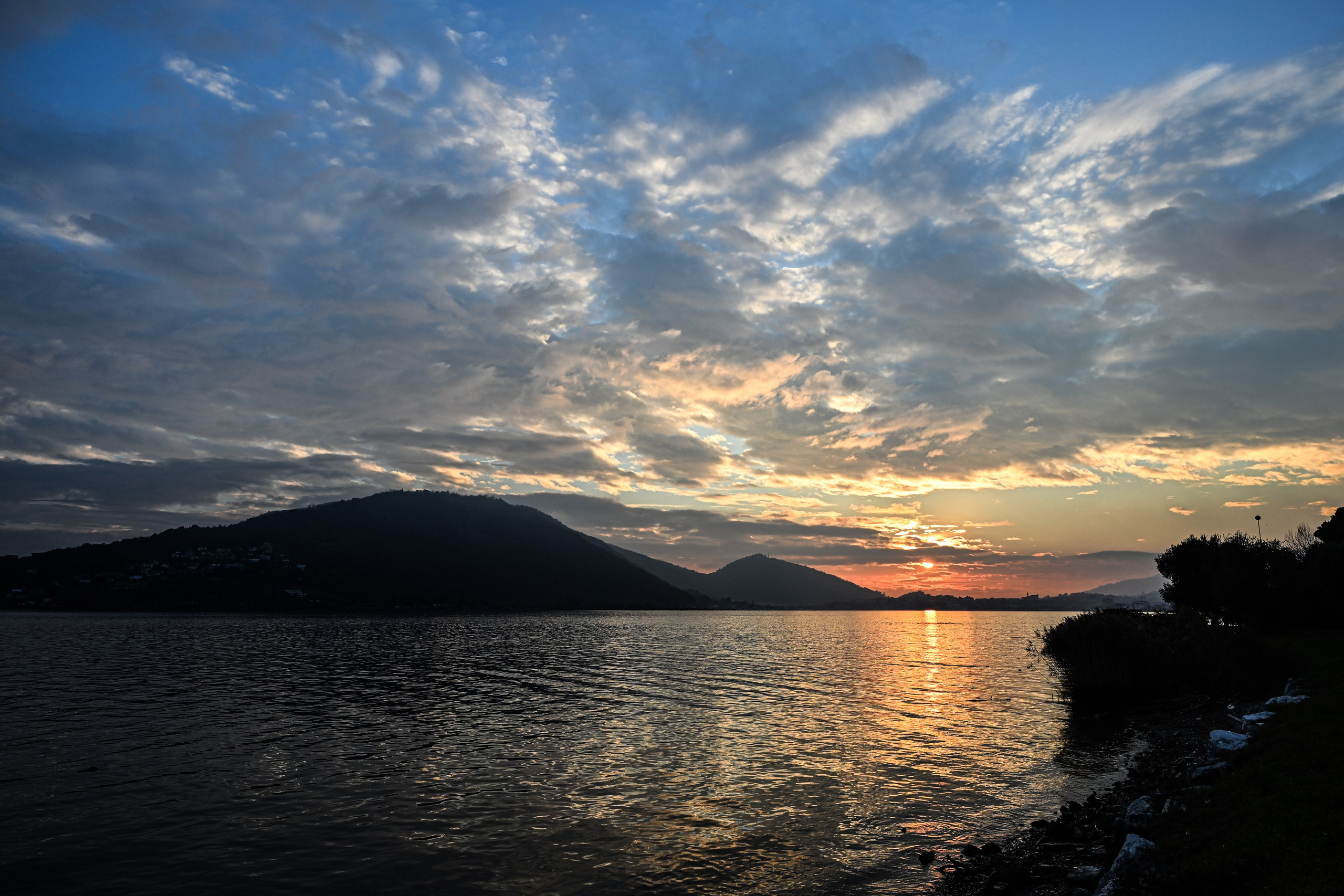 Lago d'iseo and hotel. Фотограф Минск