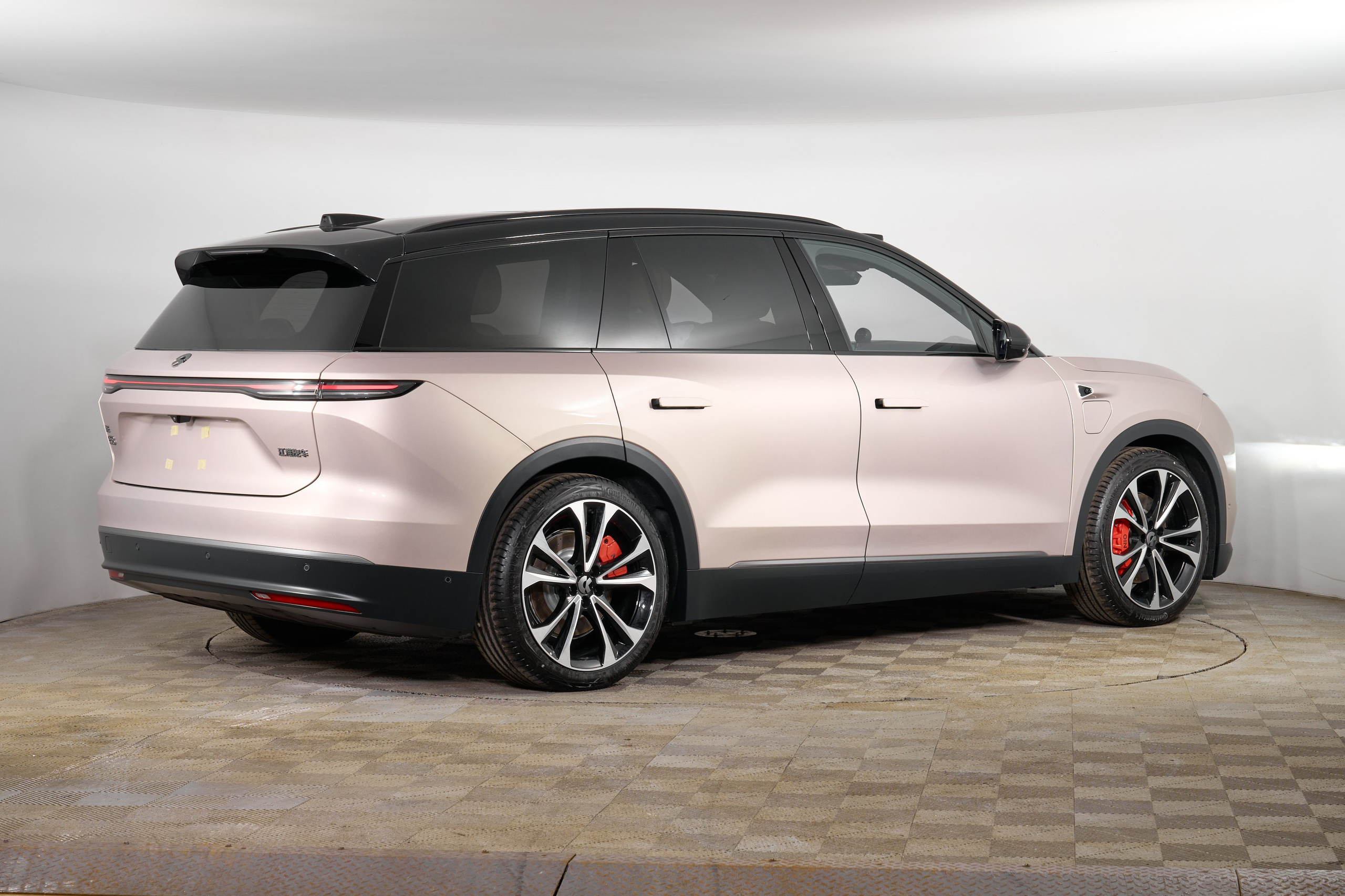 NIO ES8. Фотограф Николай Прокофьев модельные тесты в Москве