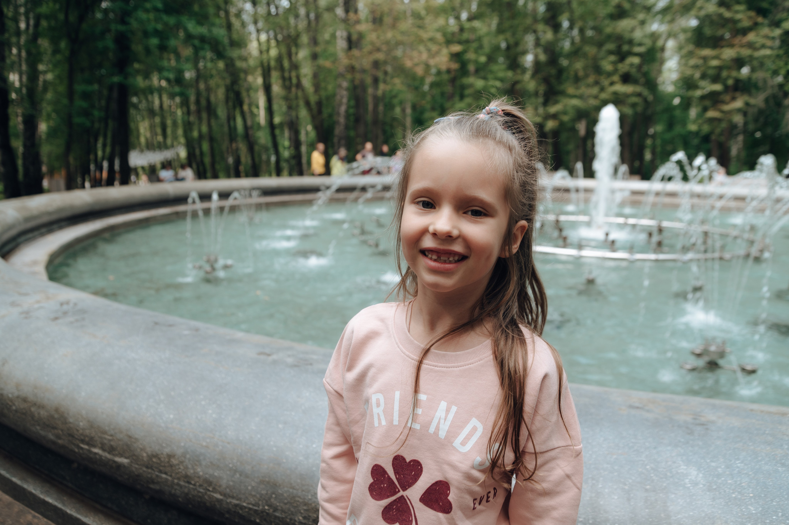 Трое в парке и меховой шар. Детский и семейный фотограф Катерина Мишина